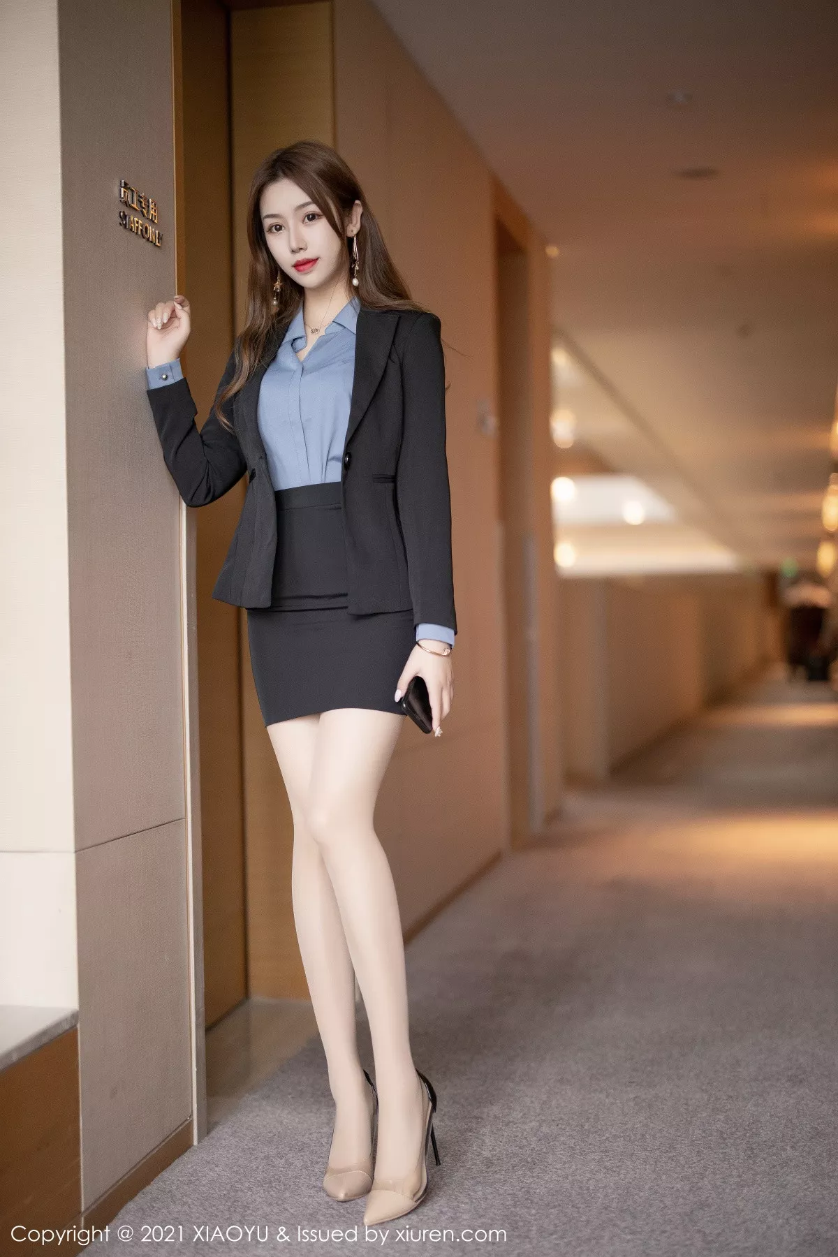 秀人集.com_[XiaoYu画语界]Vol.480_嫩模梦梵职场OL制服私房脱黑短裙露无内肉丝裤袜诱惑写真60P