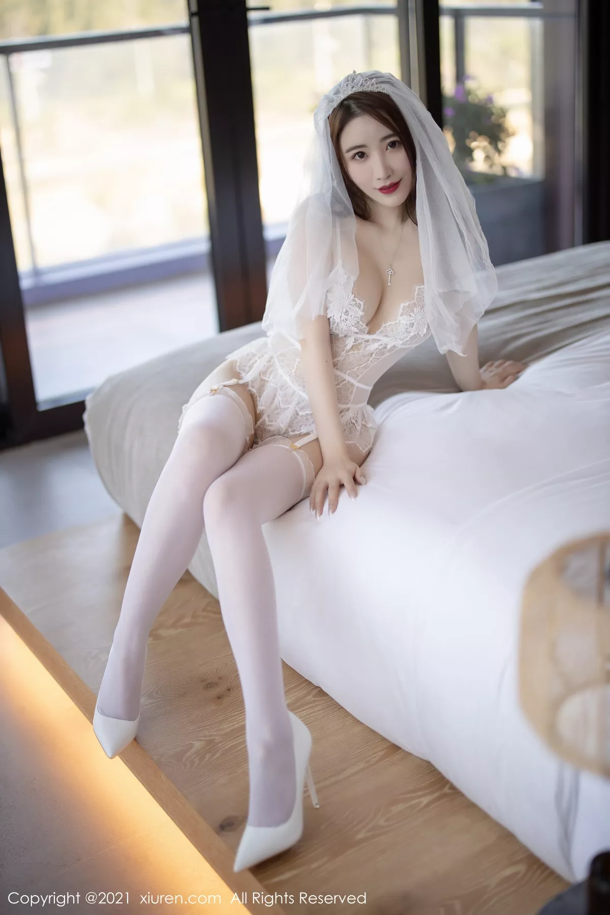 秀人集.com_[XiuRen秀人网]No.3166_女神绯月樱-Cherry三亚旅拍轻薄婚纱配吊带蕾丝袜极致诱惑写真76P