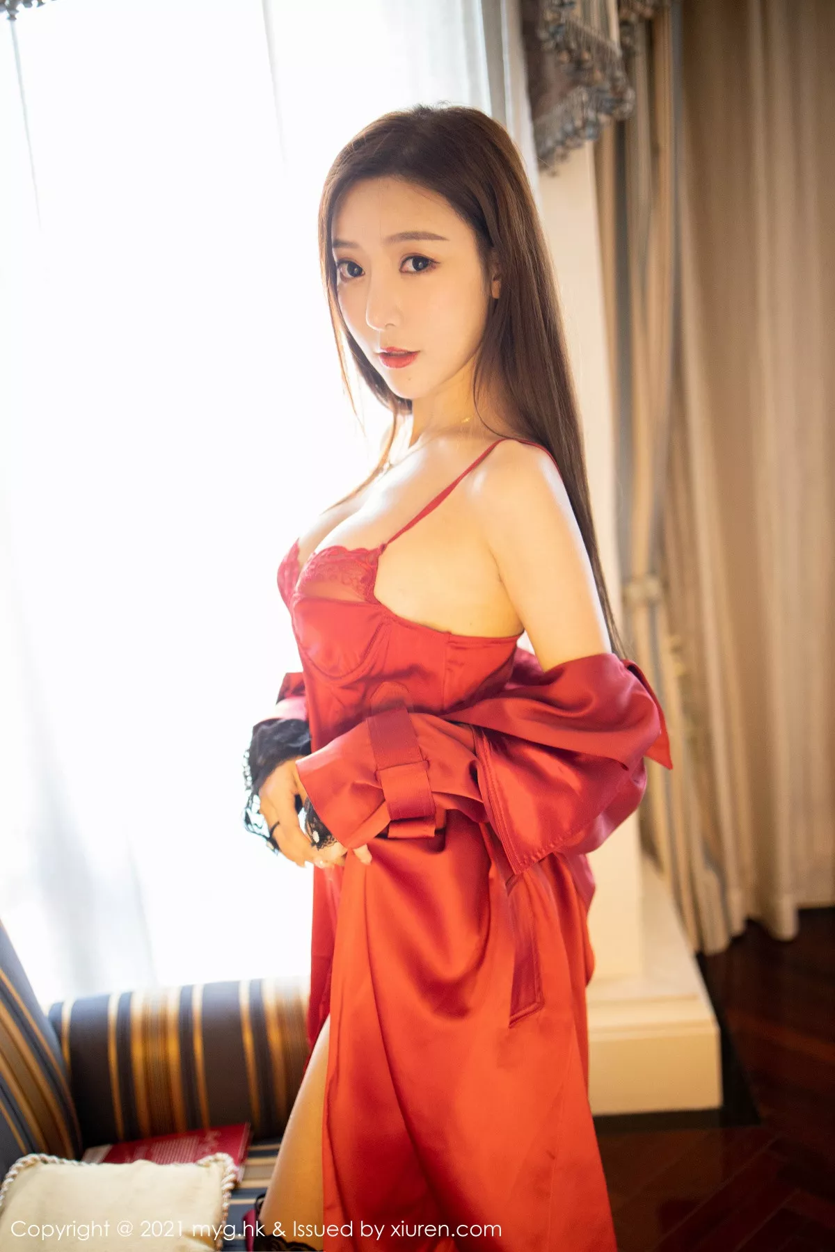 秀人集.com_[MyGirl美媛馆]Vol.496_女神王馨瑶yanni鲜红飒爽皮衣配黑丝网袜半脱露翘臀诱惑写真63P