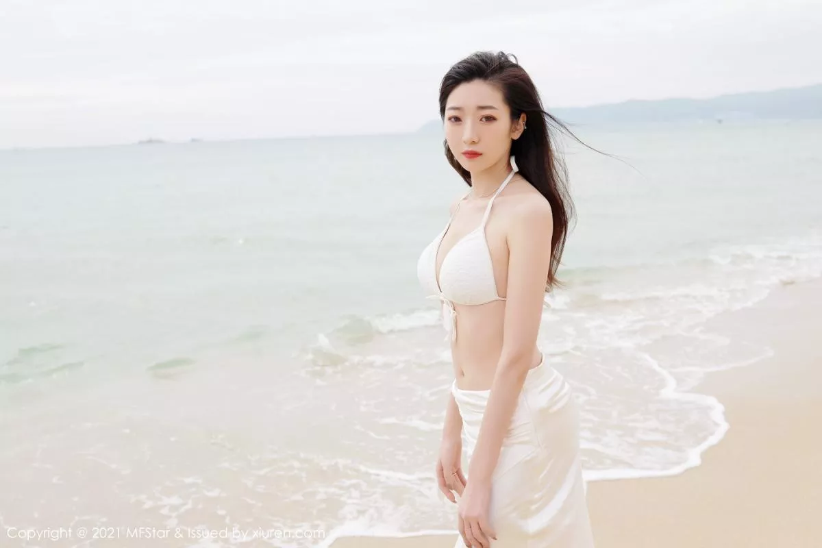 秀人集.com_[MFStar模范学院]Vol.464_嫩模安琪Yee三亚旅拍海边沙滩白色比基尼秀完美身材诱惑写真51P