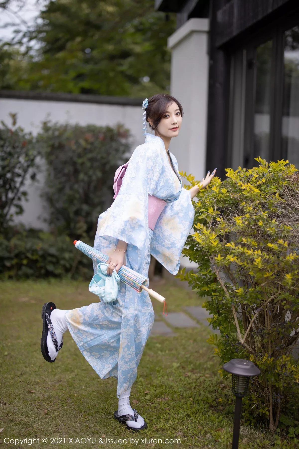 秀人集.com_[XiaoYu画语界]Vol.482_女神杨晨晨sugar厦门旅拍户外日式和服系列半脱撩人诱惑写真80P