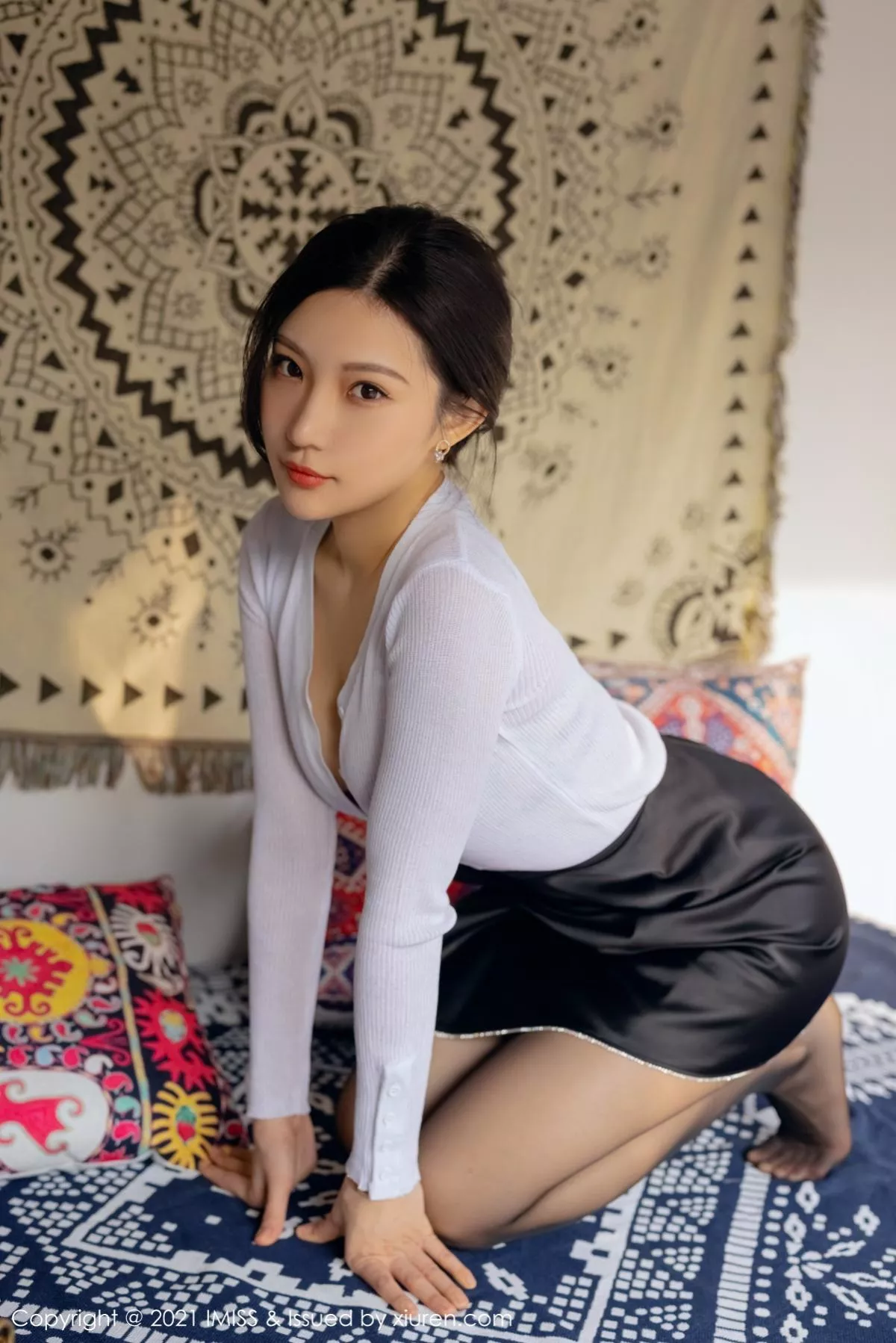 秀人集.com_[IMISS爱蜜社]Vol.562_女神小狐狸Kathryn白衬衣配超薄黑丝裤袜秀翘臀美腿诱惑写真58P