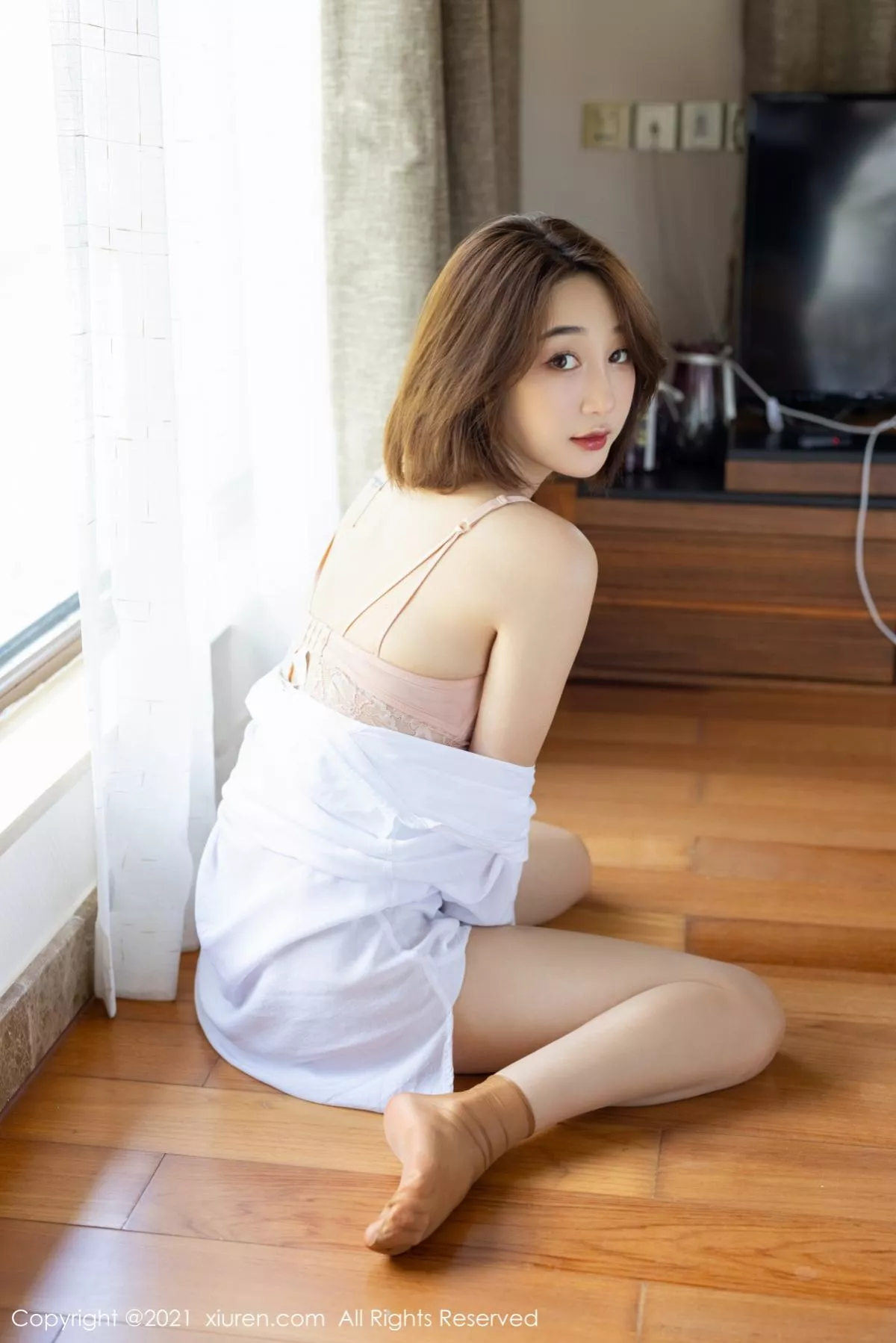 秀人集.com_[XiuRen秀人网]No.3193_嫩模九月生私房性感白衬衣半脱露粉色内衣秀完美身材诱惑写真44P