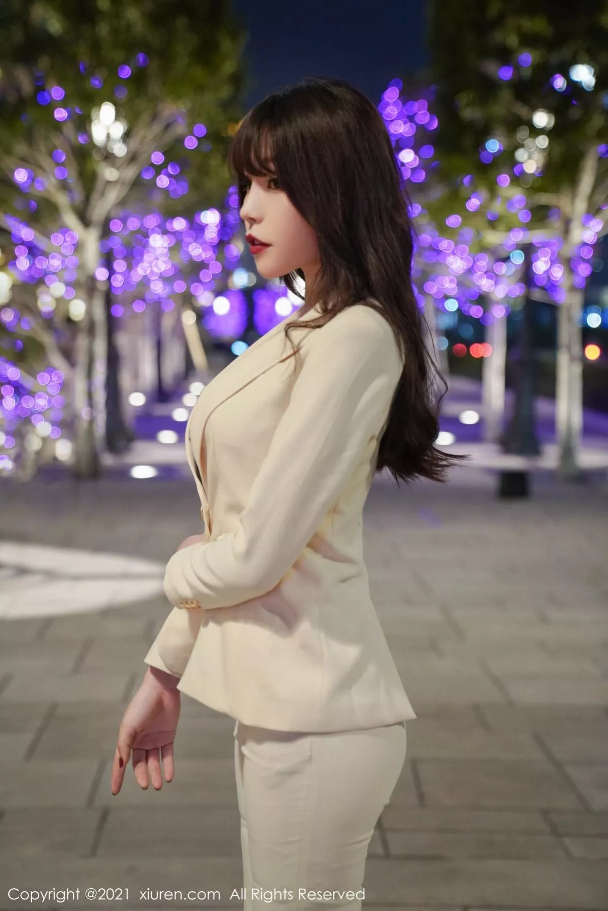 秀人集.com_[XiuRen秀人网]No.3195_女神芝芝Booty澳门旅拍私房脱制服露缕空蕾丝内衣诱惑写真78P