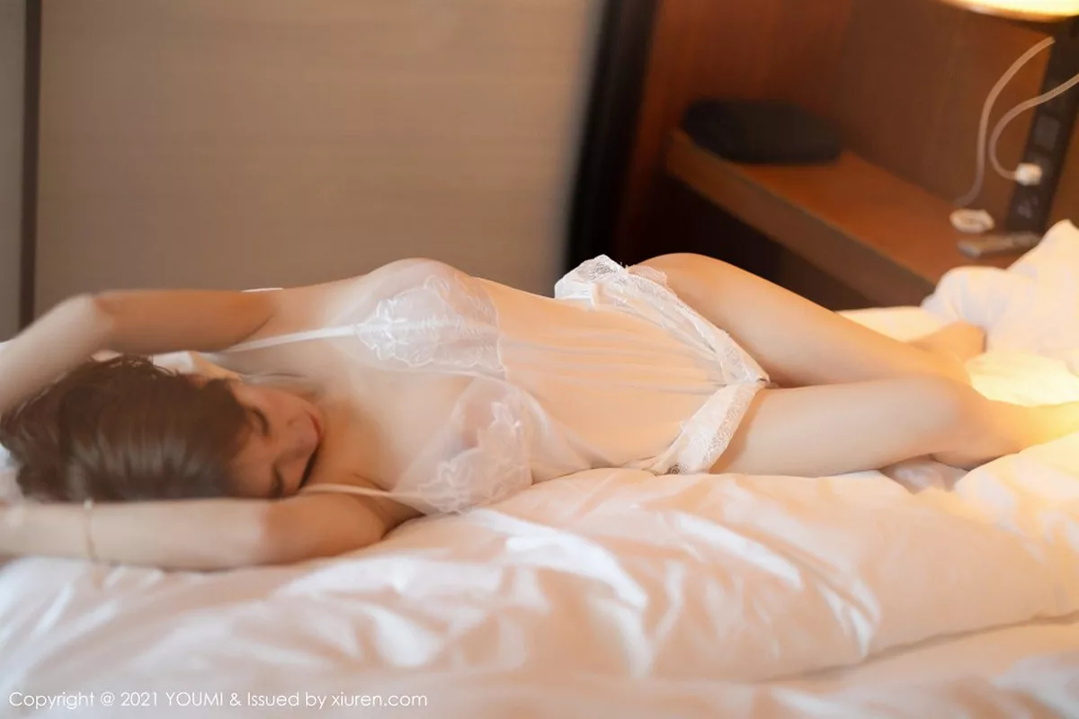 秀人集.com_[YouMi尤蜜荟]Vol.602_女神周于希Sandy厦门旅拍轻薄蕾丝睡裙秀翘臀撩人诱惑写真82P