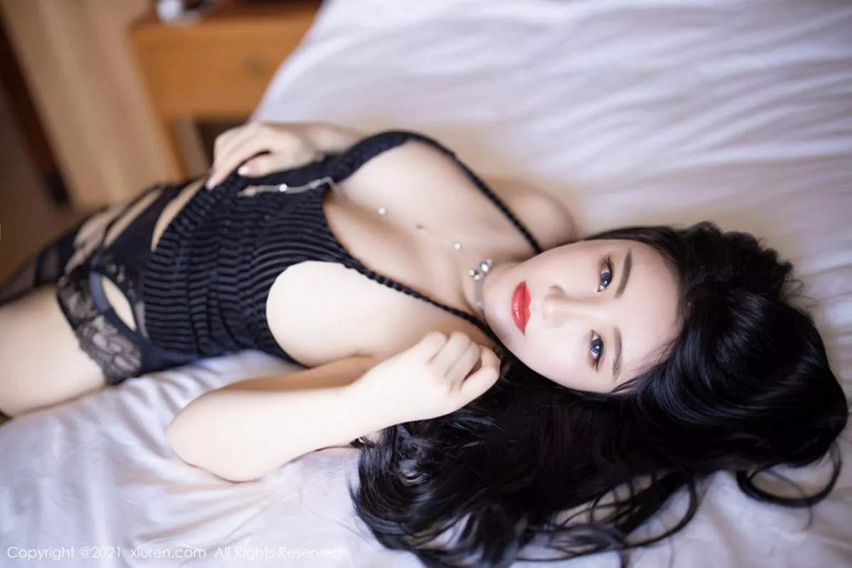 秀人集.com_[XiuRen秀人网]No.3109_嫩模绯月樱-Cherry私房黑色条纹吊裙配黑丝网袜完美诱惑写真58P