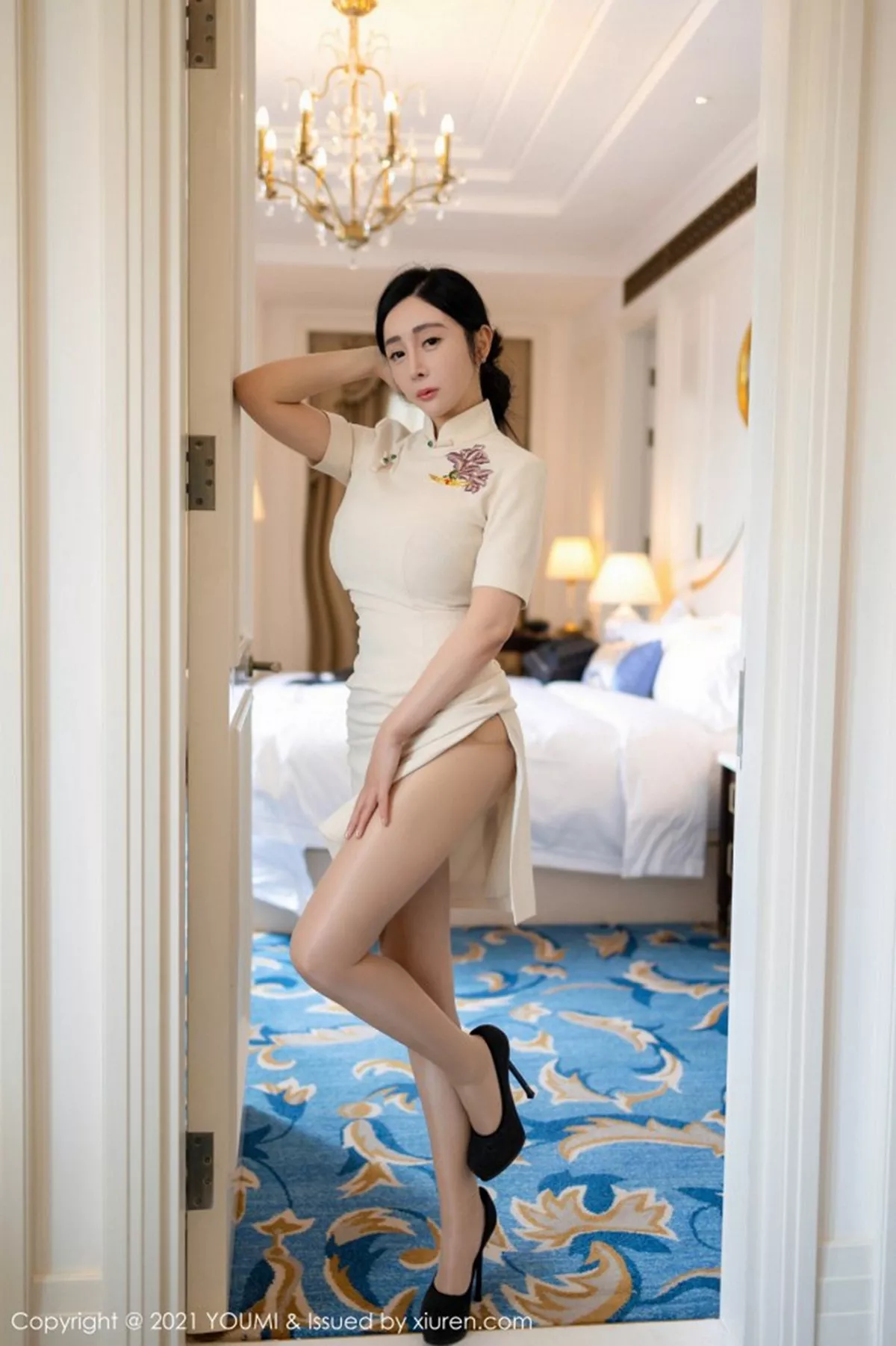 秀人集.com_[YouMi尤蜜荟]Vol.603_嫩模允爾剧情空姐女友主题床上蕾丝内衣配肉丝裤袜诱惑写真92P