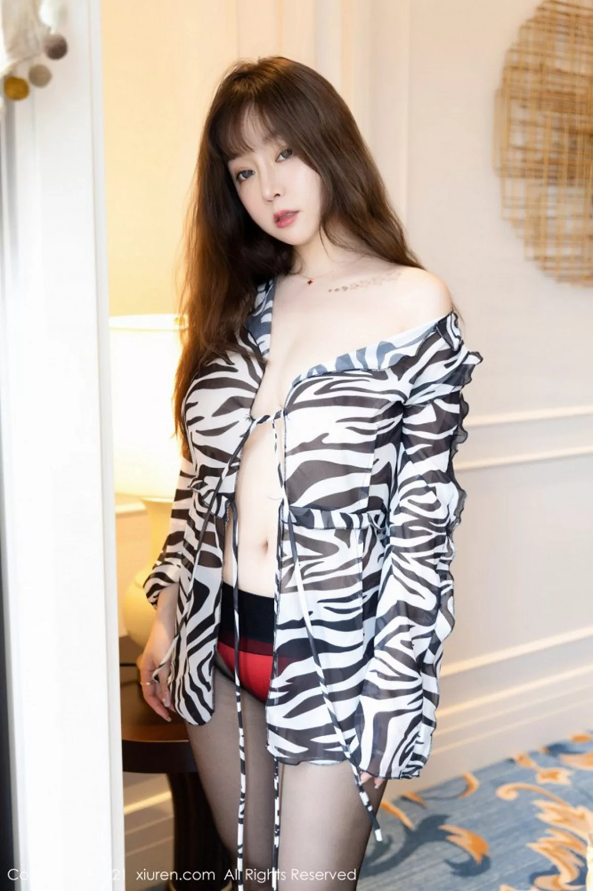 秀人集.com_[XiuRen秀人网]No.3116_女神王雨纯厦门旅拍轻薄斑马条纹衬衫配魅惑黑丝完美诱惑写真60P