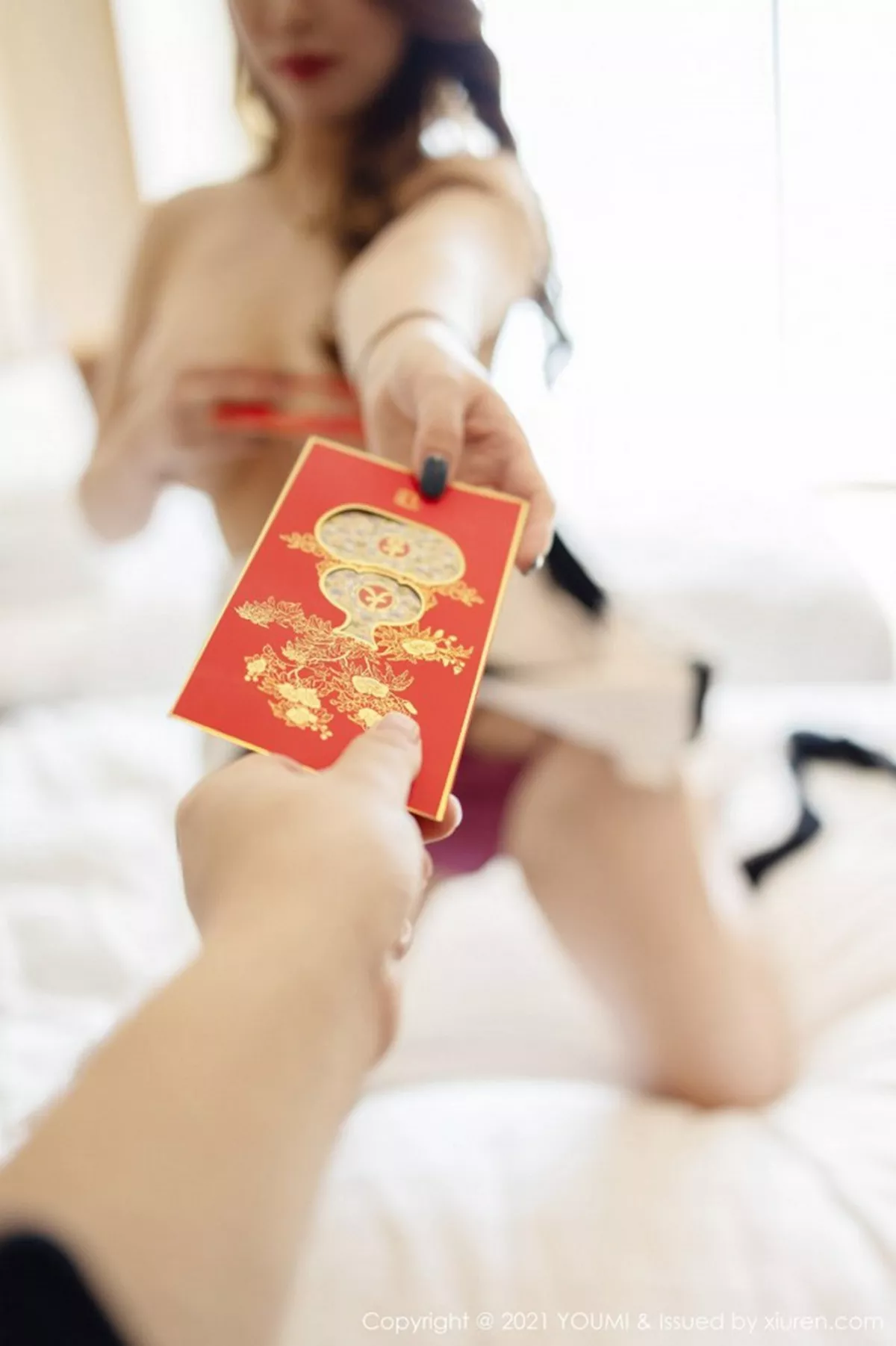 秀人集.com_[YouMi尤蜜荟]Vol.605_女神尤妮丝Egg厦门旅拍公关经理剧情主题半脱露豪乳翘臀诱惑写真112P