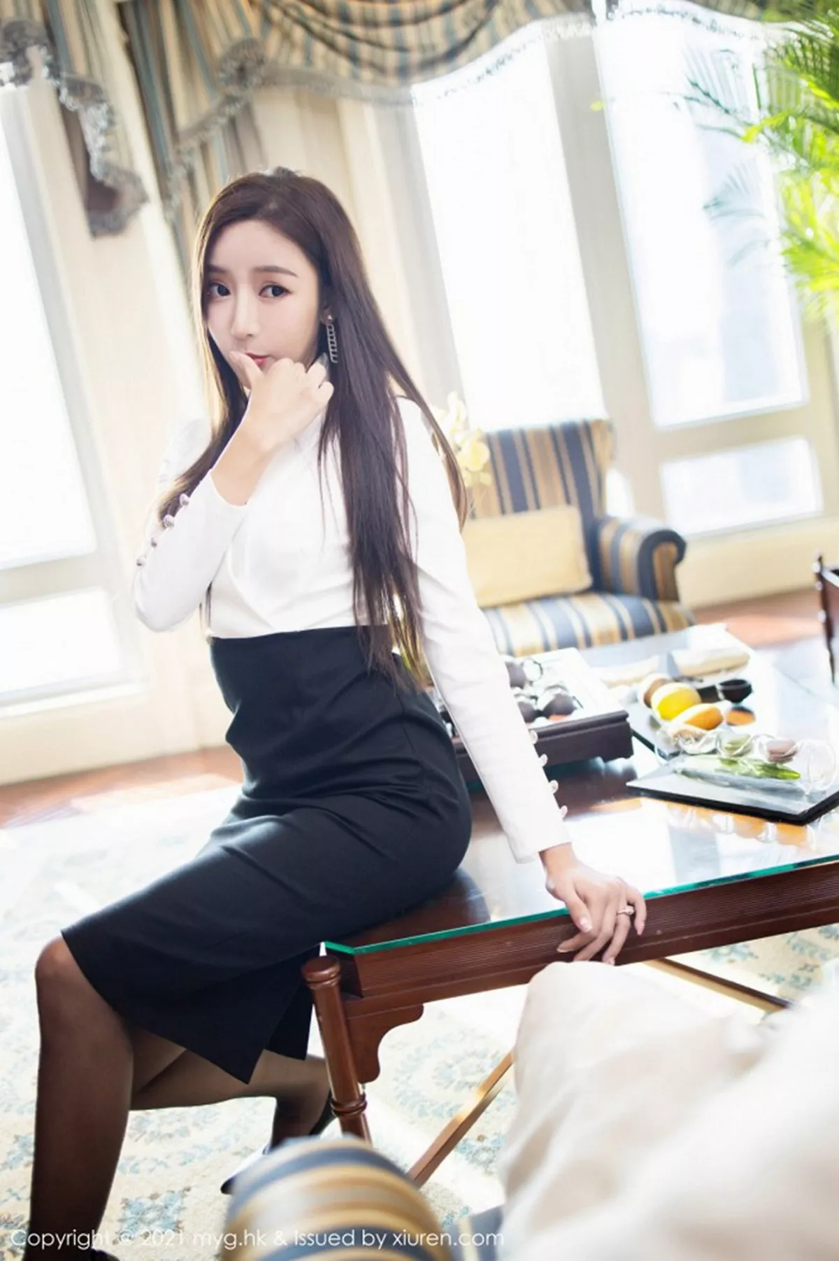 秀人集.com_[MyGirl美媛馆]Vol.492_女神王馨瑶yanni上司过生日主题黑裙下黑丝裤袜秀美腿诱惑写真88P