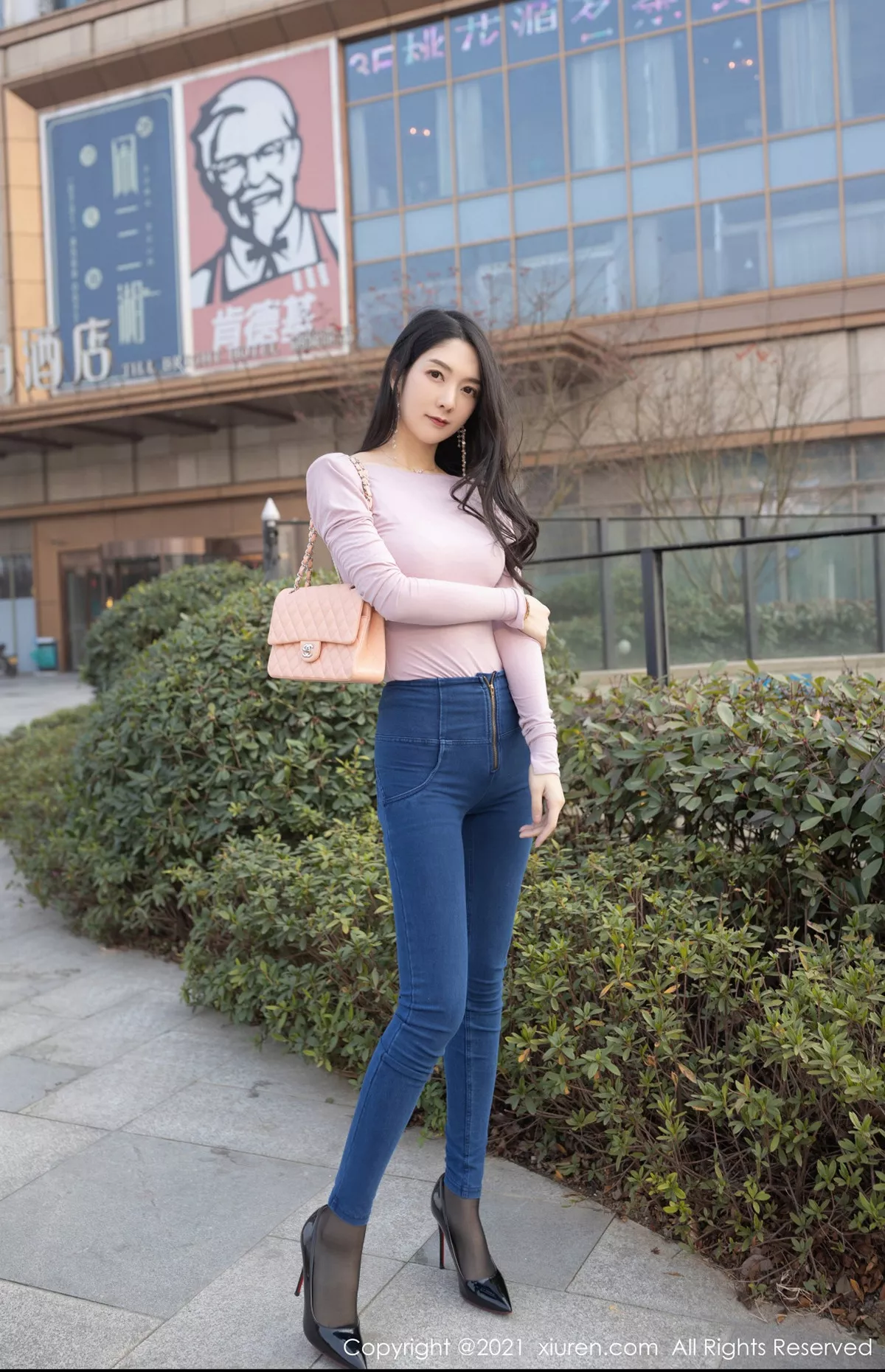 秀人集.com_[XiuRen秀人网]No.3227_女神Angela小热巴尾随视觉主题连体衣配开档黑丝裤袜诱惑写真75P