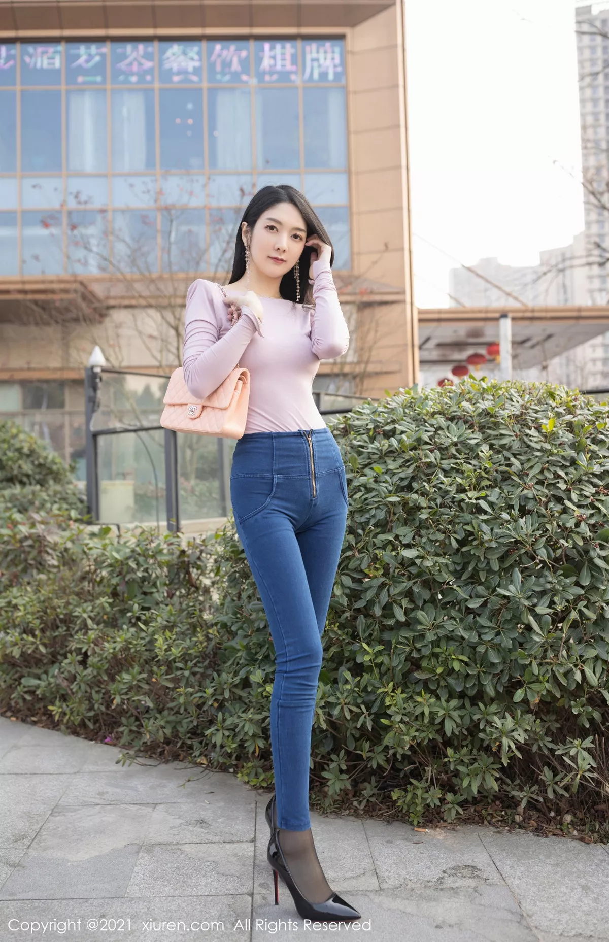 秀人集.com_[XiuRen秀人网]No.3227_女神Angela小热巴尾随视觉主题连体衣配开档黑丝裤袜诱惑写真75P