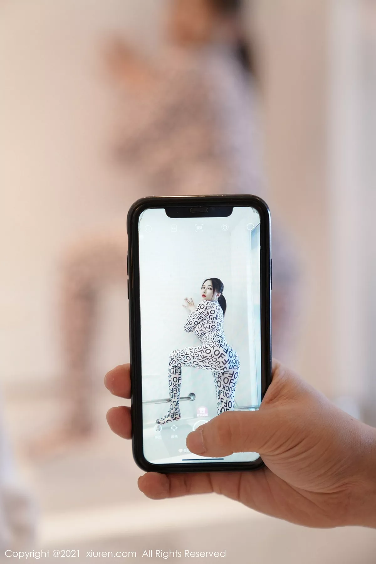 秀人集.com_[XiuRen秀人网]No.3225_女神凯竹私房性感紧身薄纱服饰半脱秀丰满身材火辣诱惑写真45P