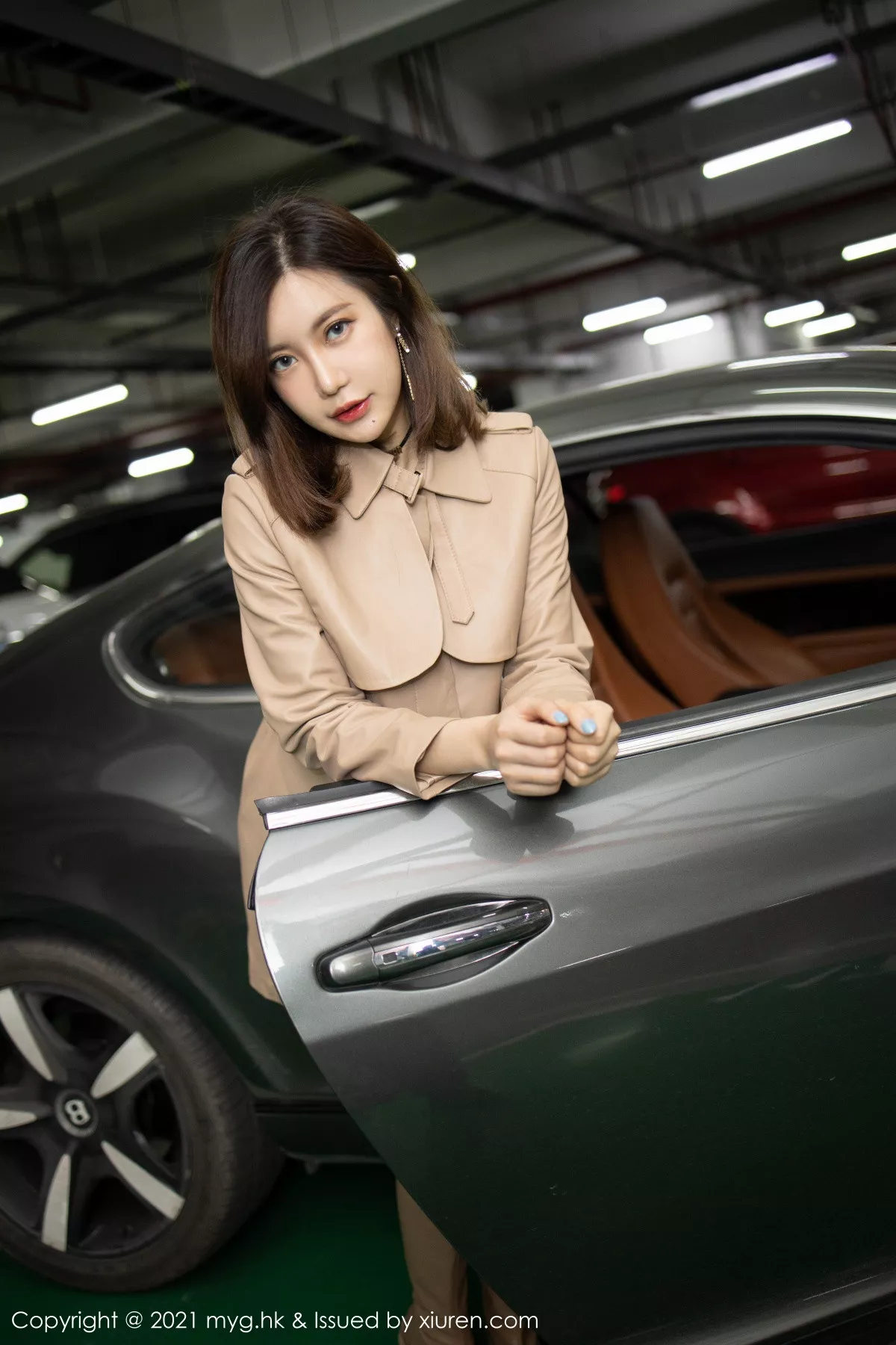 秀人集.com_[MyGirl美媛馆]Vol.500_女神绮里嘉Carina雨夜打车主题黑色内衣配黑丝吊袜诱惑写真68P