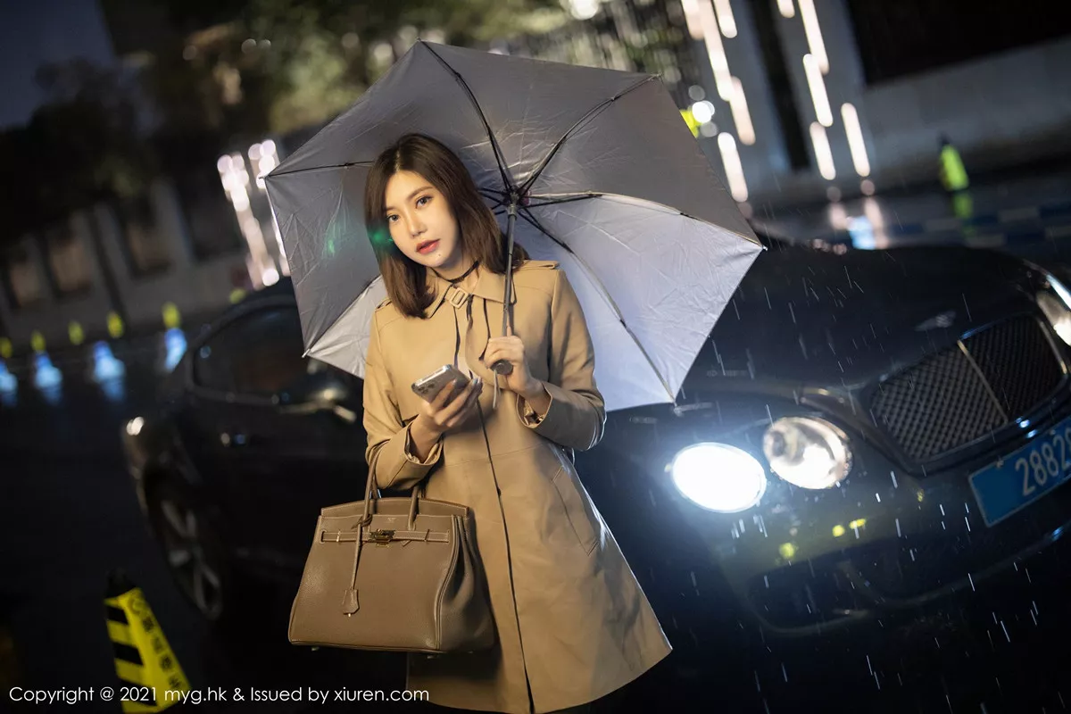 秀人集.com_[MyGirl美媛馆]Vol.500_女神绮里嘉Carina雨夜打车主题黑色内衣配黑丝吊袜诱惑写真68P