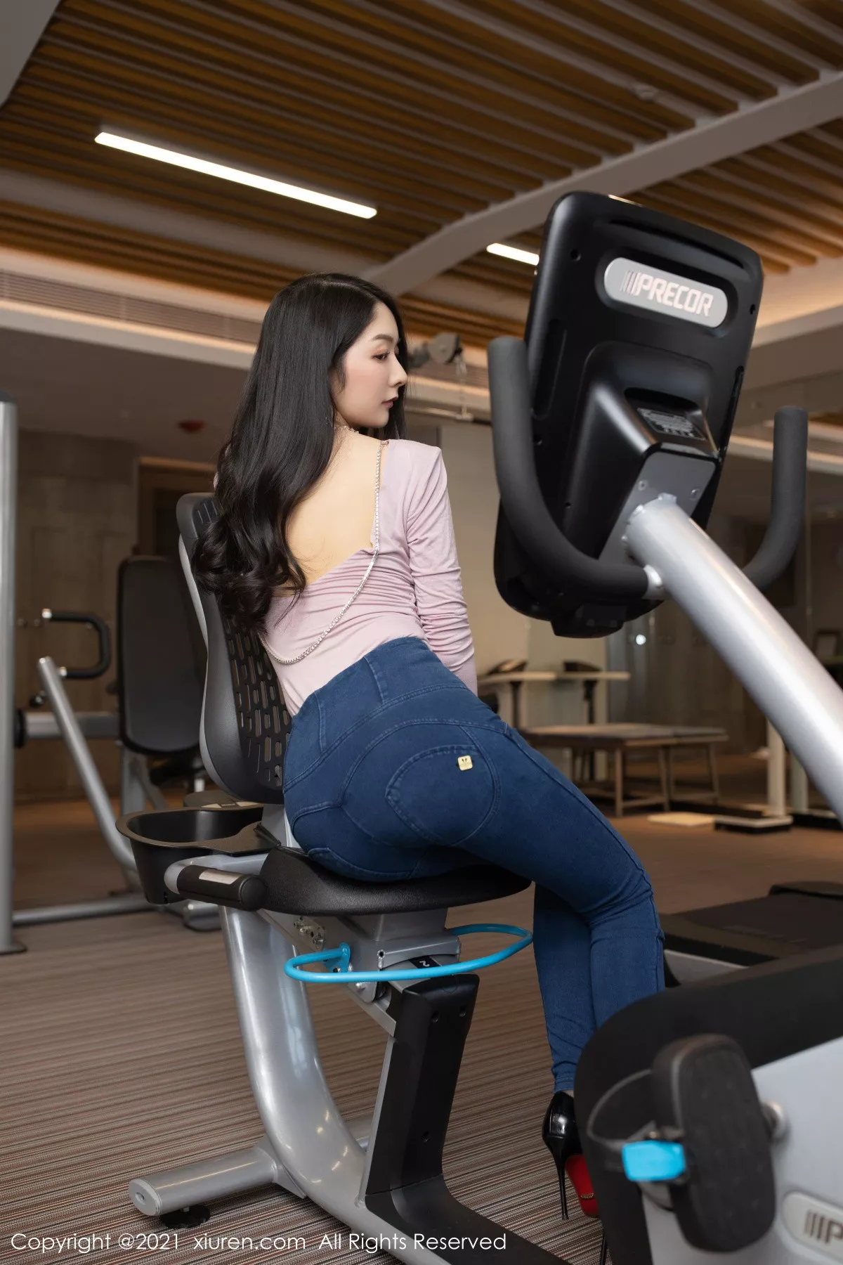 秀人集.com_[XiuRen秀人网]No.3227_女神Angela小热巴尾随视觉主题连体衣配开档黑丝裤袜诱惑写真75P