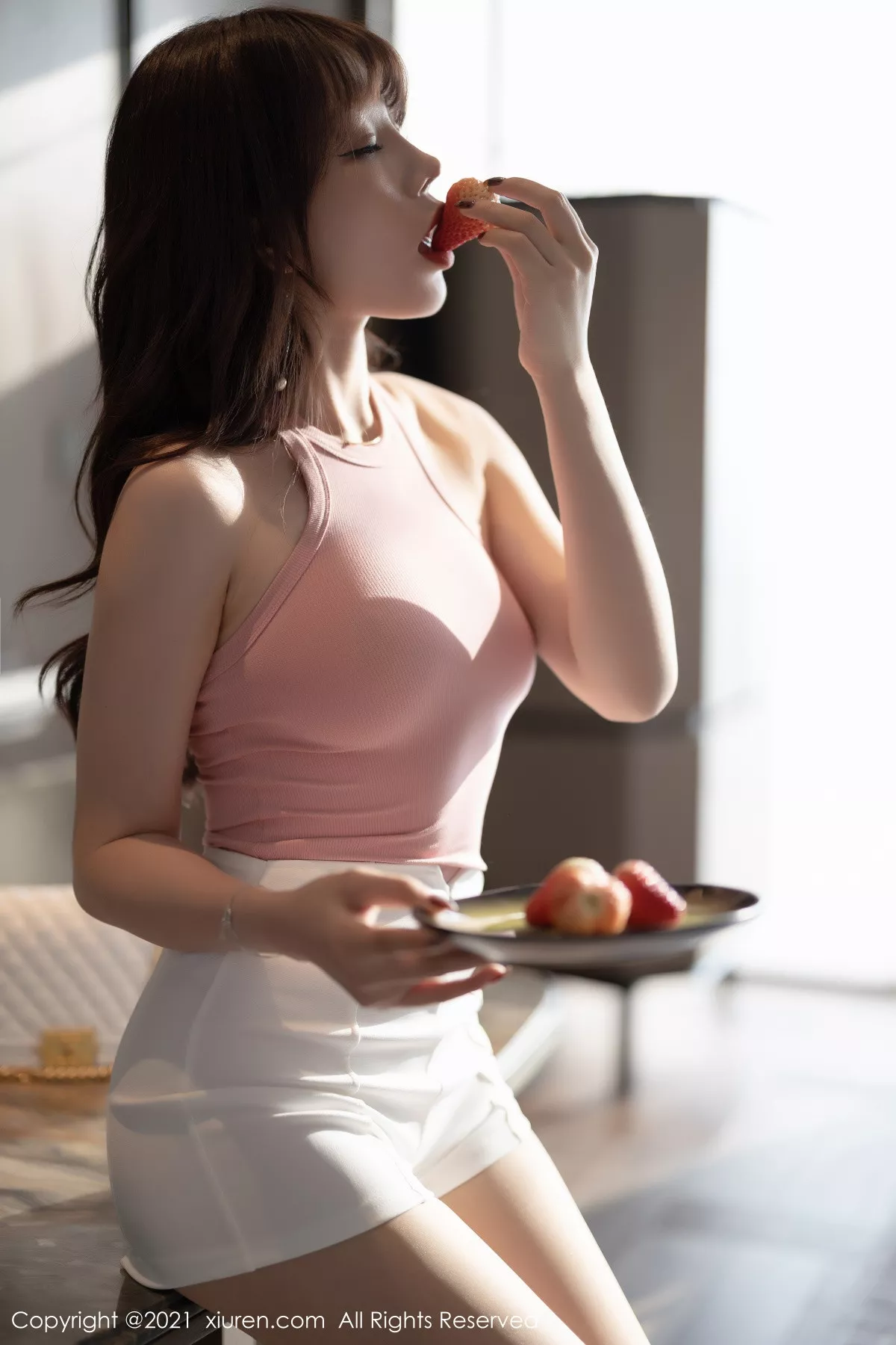 秀人集.com_[XiuRen秀人网]No.3245_女神芝芝Booty私房粉色紧身衣配肉丝裤袜秀完美身材诱惑写真77P