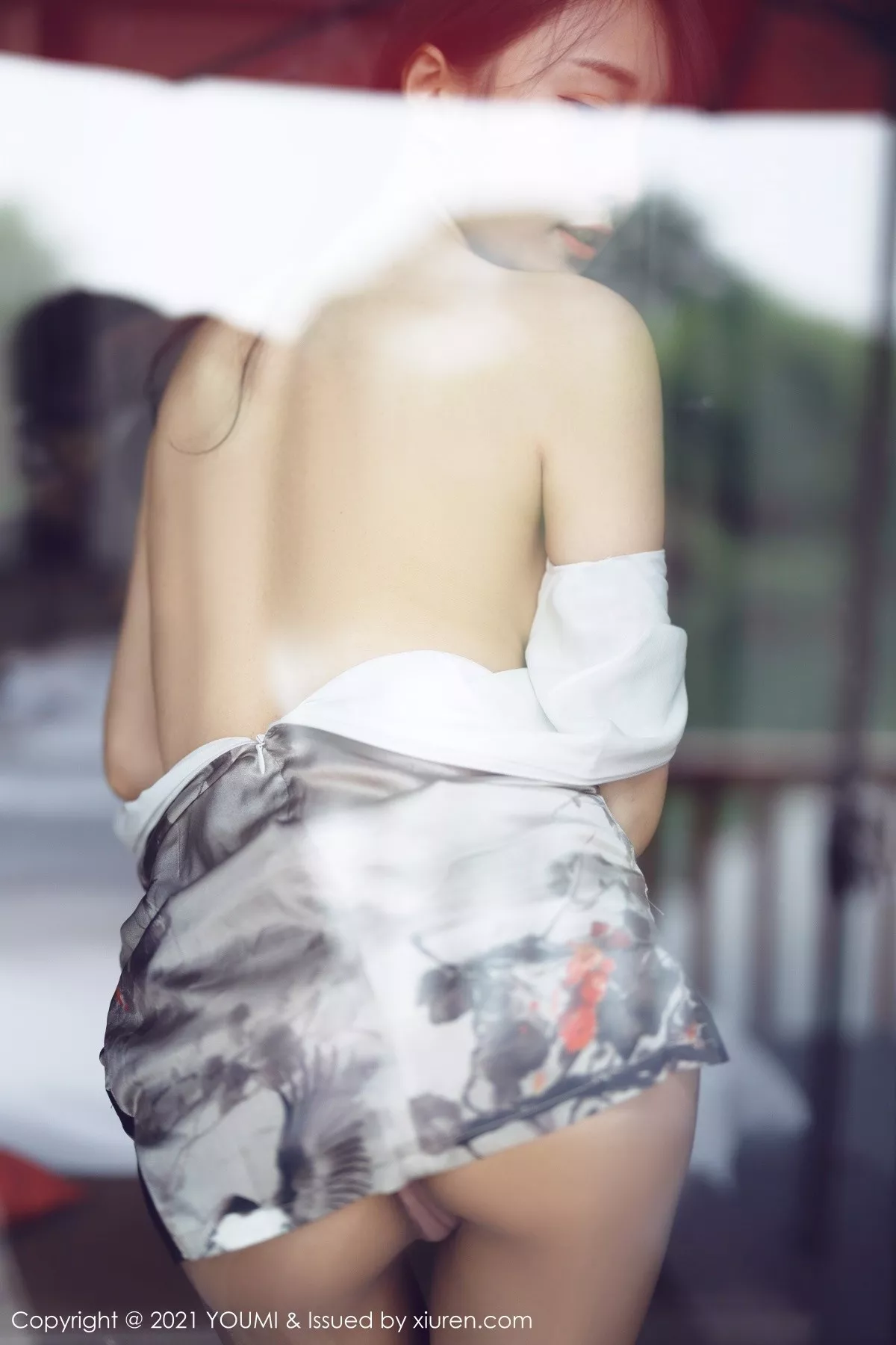 秀人集.com_[YouMi尤蜜荟]Vol.635_丽质美人玥儿玥er杭州旅拍户外古韵旗袍配肉丝裤袜诱惑写真49P