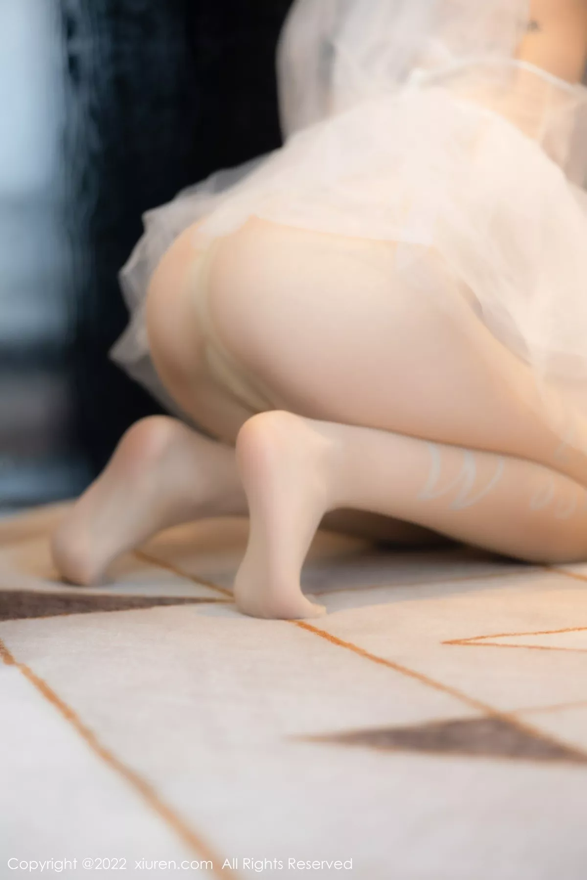 秀人集.com_[XiuRen秀人网]No.5212_模特奶瓶私房性感白色婚纱服饰配白色丝袜秀翘臀美腿诱惑写真89P