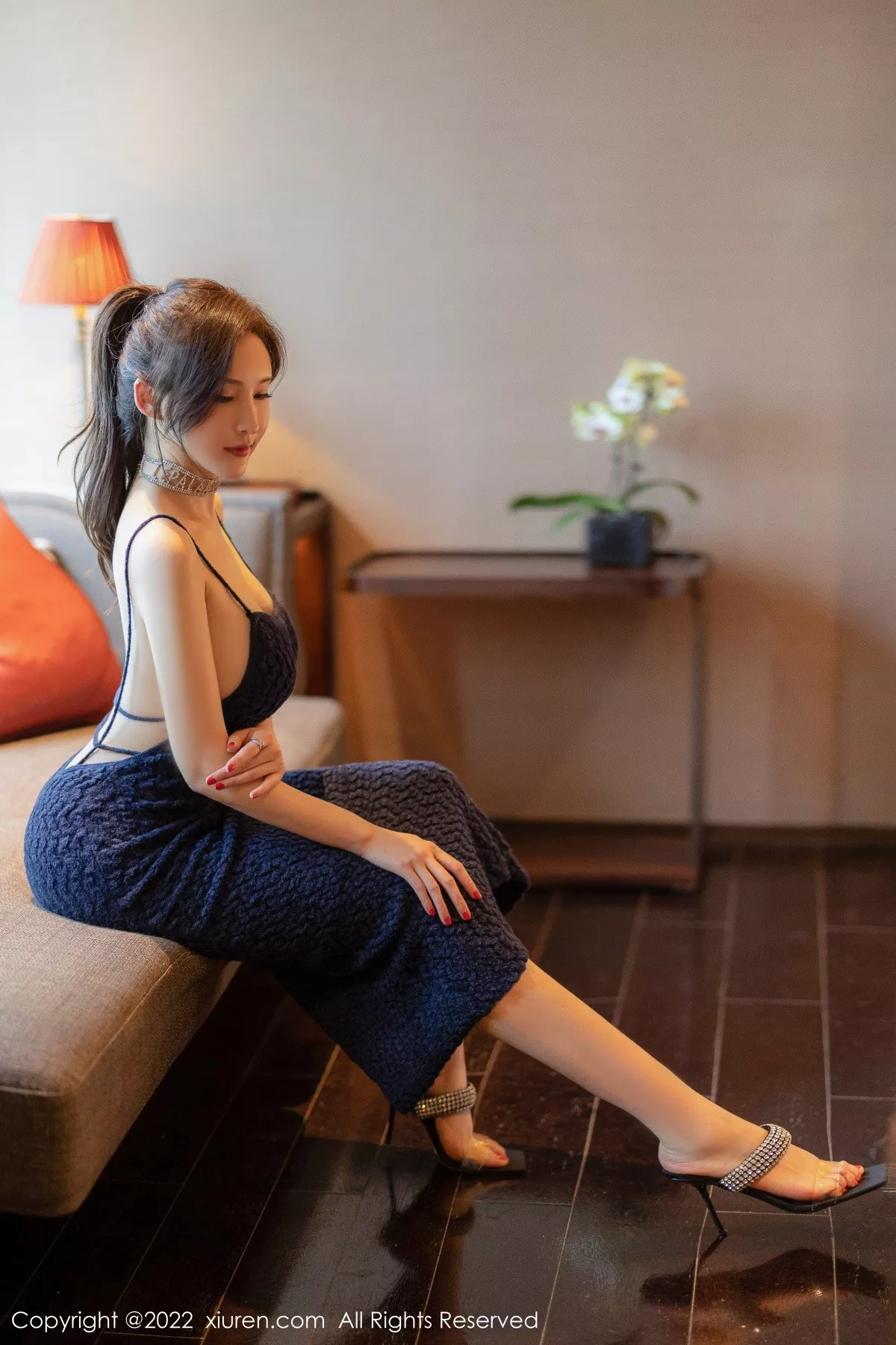 秀人集.com_[XiuRen秀人网]No.5218_女神奶瓶土肥圆私房性感深蓝吊带长裙秀凹凸身材完美诱惑写真60P