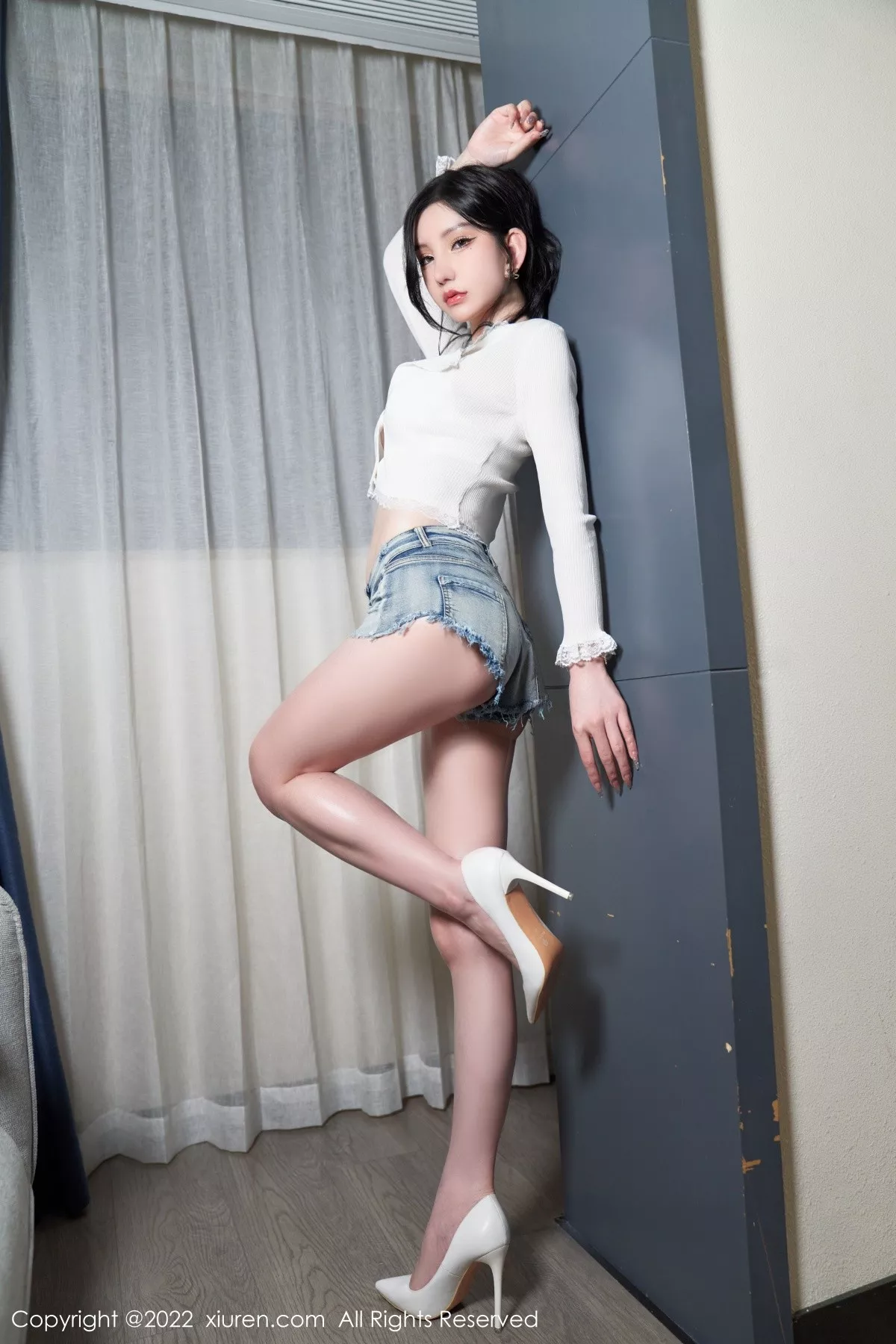 秀人集.com_[XiuRen秀人网]No.5239_女神周于希Sally性感白上衣配齐逼牛仔短裤秀绝美身材诱惑写真85P