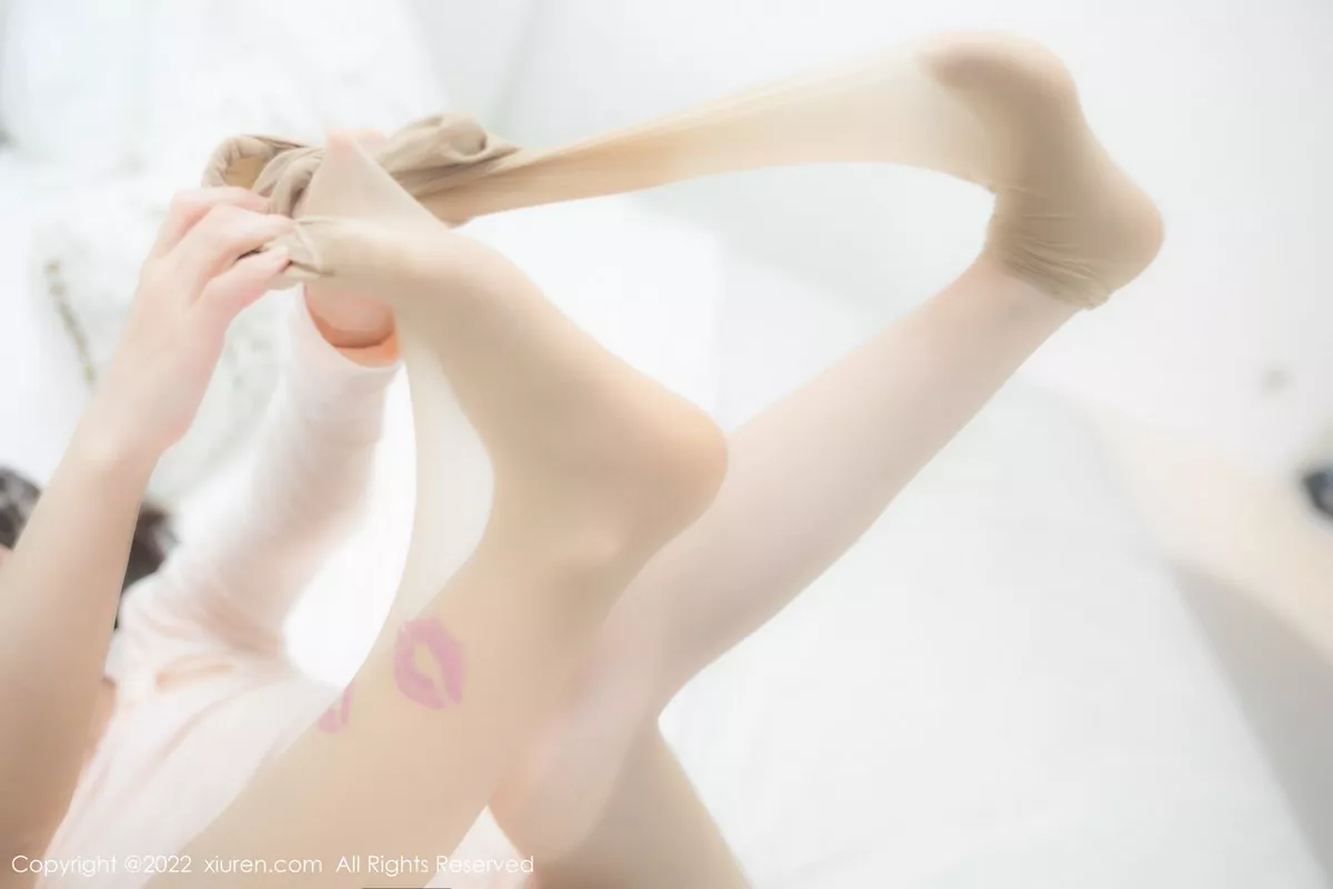 秀人集.com_[XiuRen秀人网]No.5248_女神朱可儿Flora大理旅拍浅色镂空连衣裙配超薄肉丝撩人诱惑写真90P