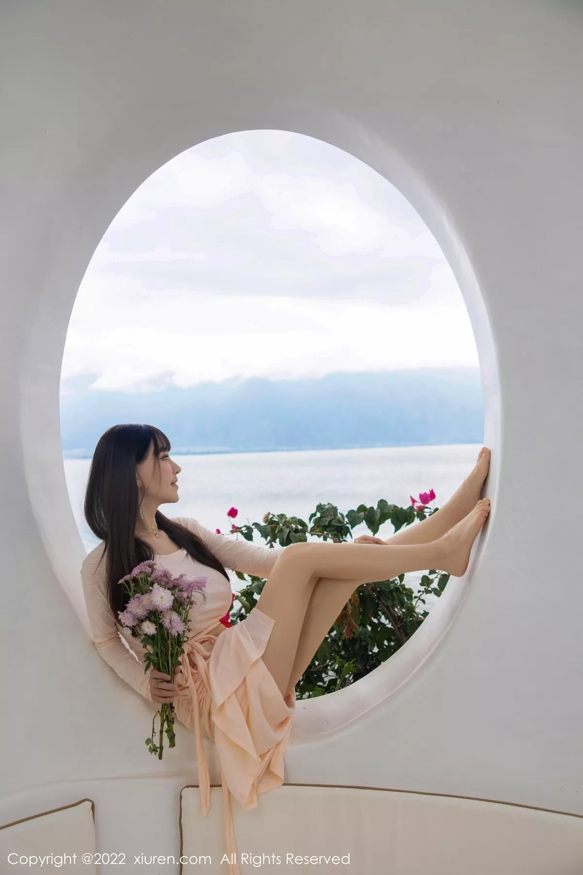 秀人集.com_[XiuRen秀人网]No.5248_女神朱可儿Flora大理旅拍浅色镂空连衣裙配超薄肉丝撩人诱惑写真90P