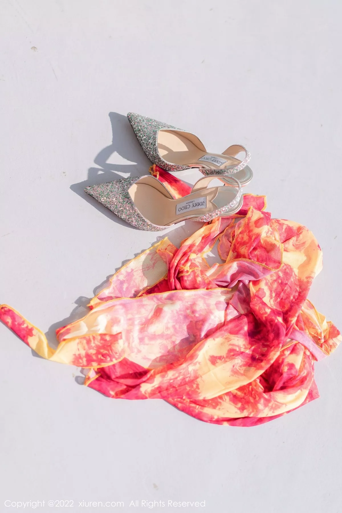 秀人集.com_[XiuRen秀人网]No.5249_模特小海臀Rena大理旅拍户外两套性感服饰秀丰满身材诱惑写真60P