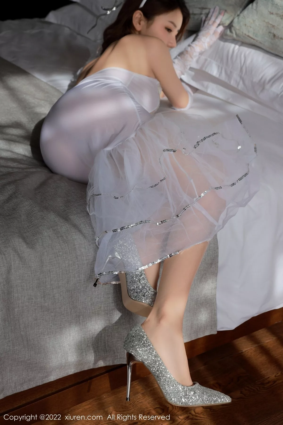 秀人集.com_[XiuRen秀人网]No.5247_模特sugar糖酒酒澳门旅拍白色轻透婚纱露丁字裤秀翘臀诱惑写真57P