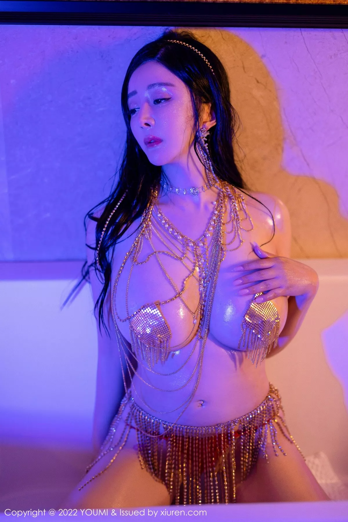 秀人集.com_[YouMi尤蜜荟]Vol.814_模特允爾云南心愿旅拍私房性感闪亮吊坠服秀豪乳翘臀诱惑写真70P