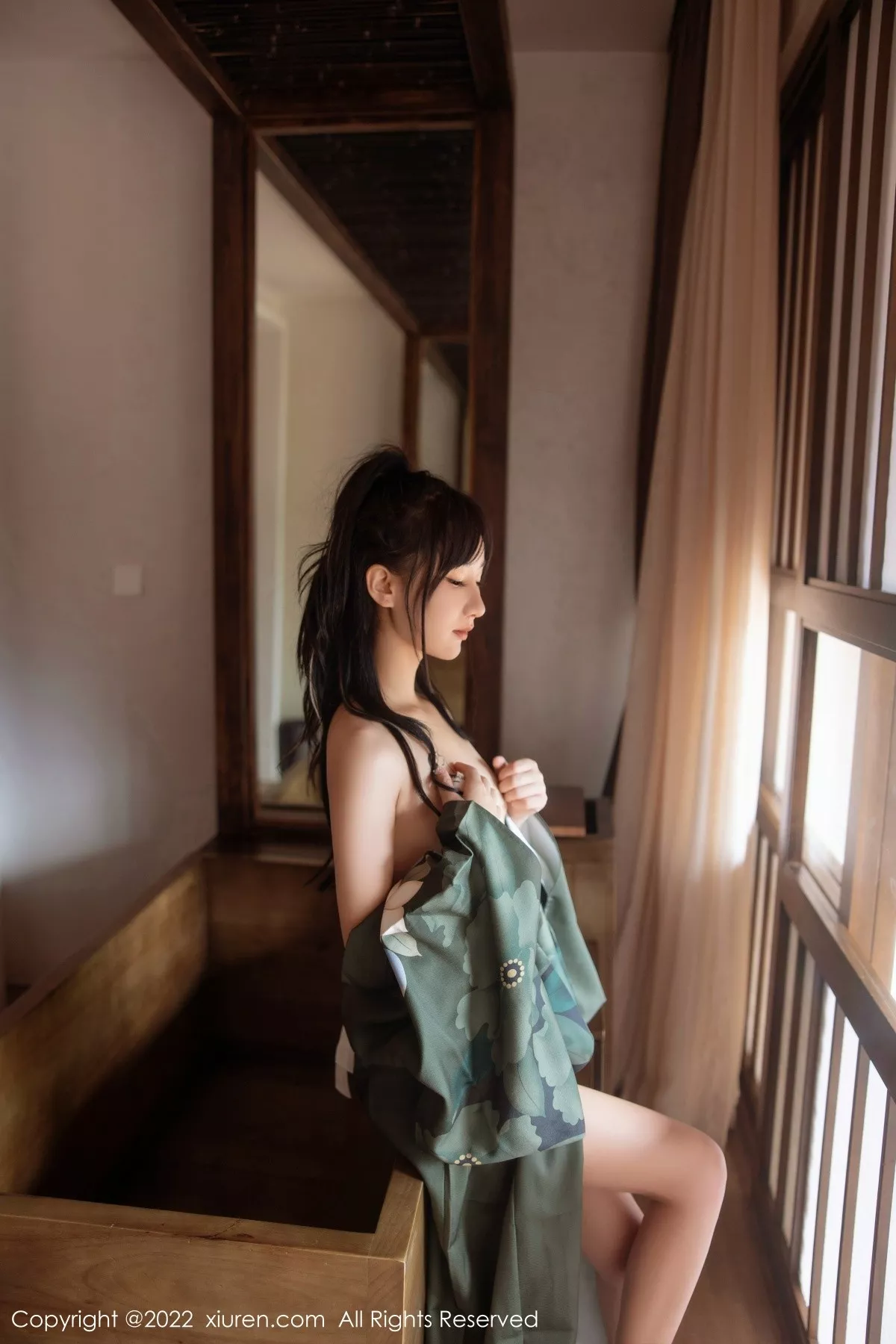 秀人集.com_[XiuRen秀人网]No.5256_女神小果冻儿大理旅拍私房暗绿色真空和服秀完美身材诱惑写真85P