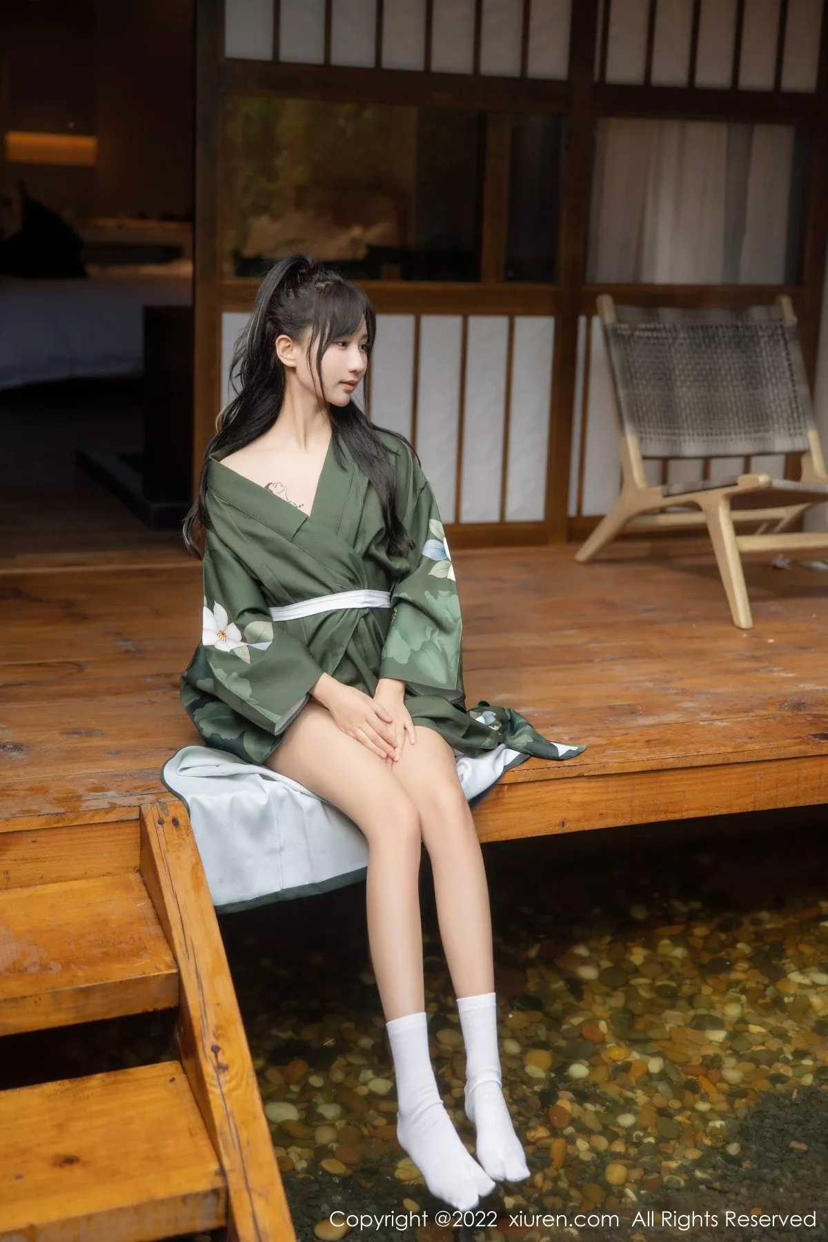 秀人集.com_[XiuRen秀人网]No.5256_女神小果冻儿大理旅拍私房暗绿色真空和服秀完美身材诱惑写真85P