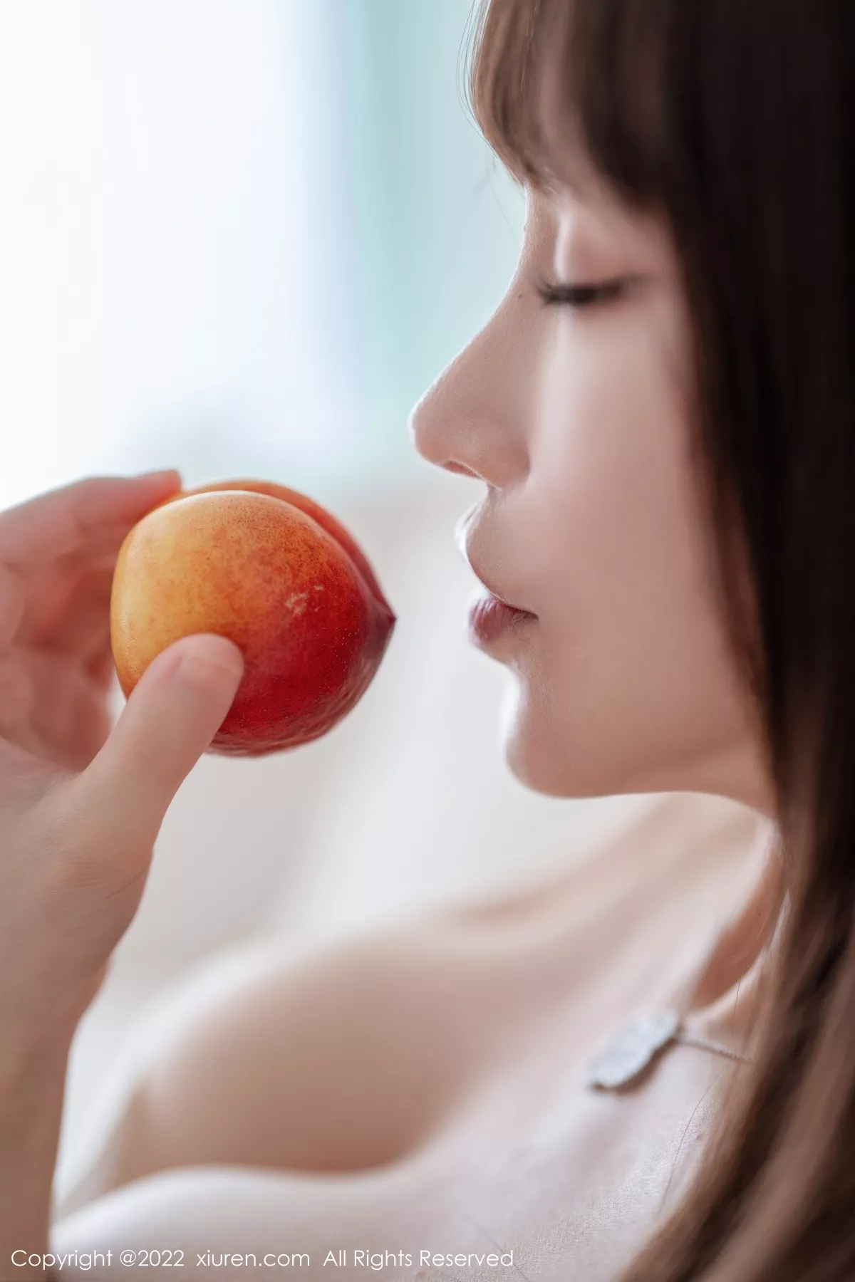 秀人集.com_[XiuRen秀人网]No.5261_女神朱可儿Flora大理旅拍白色露肩吊带裙配白丝袜丰满诱惑写真114P