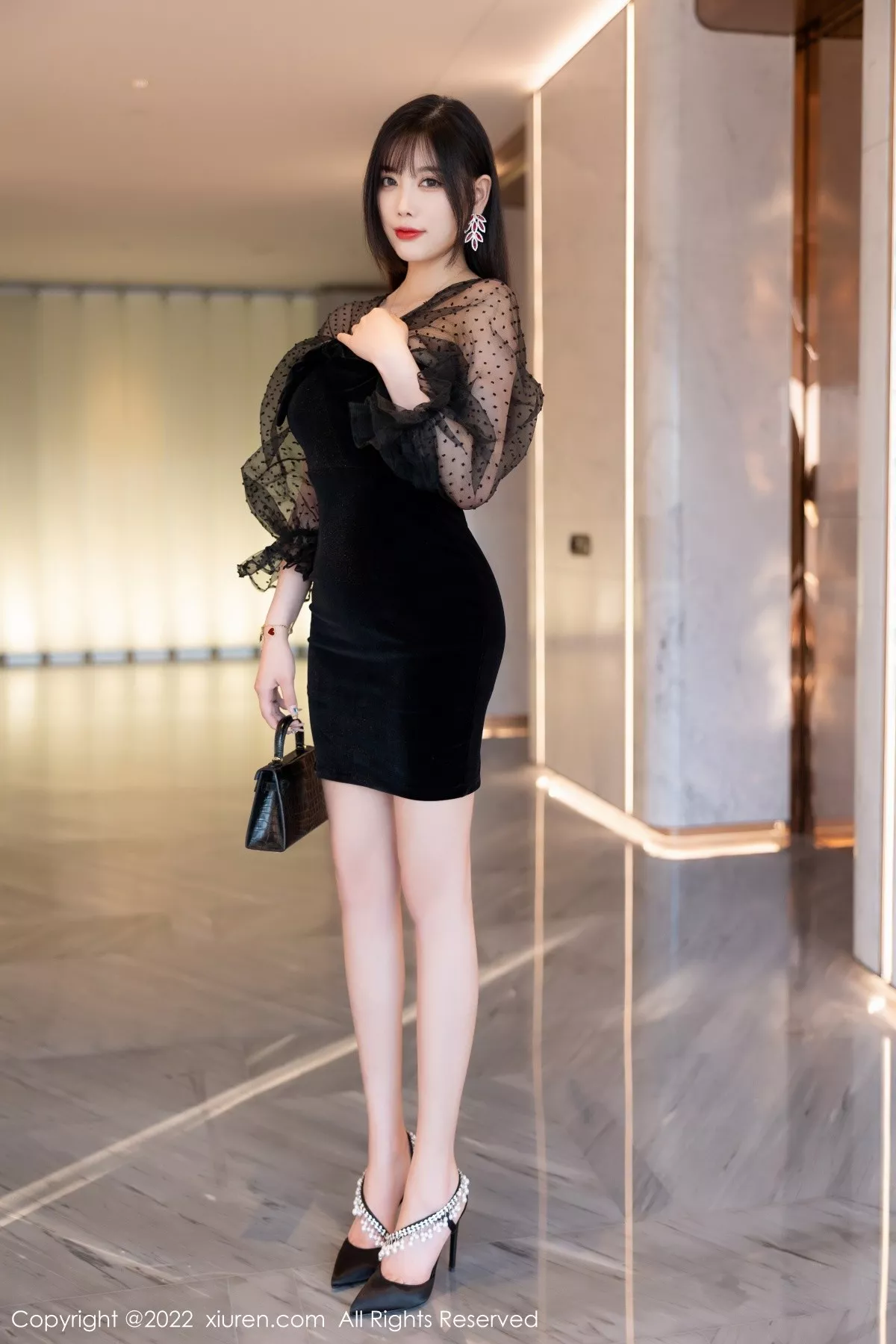 秀人集.com_[XiuRen秀人网]No.5264_女神杨晨晨Yome脱黑色轻透连衣裙露红色蕾丝内衣惹火诱惑写真84P