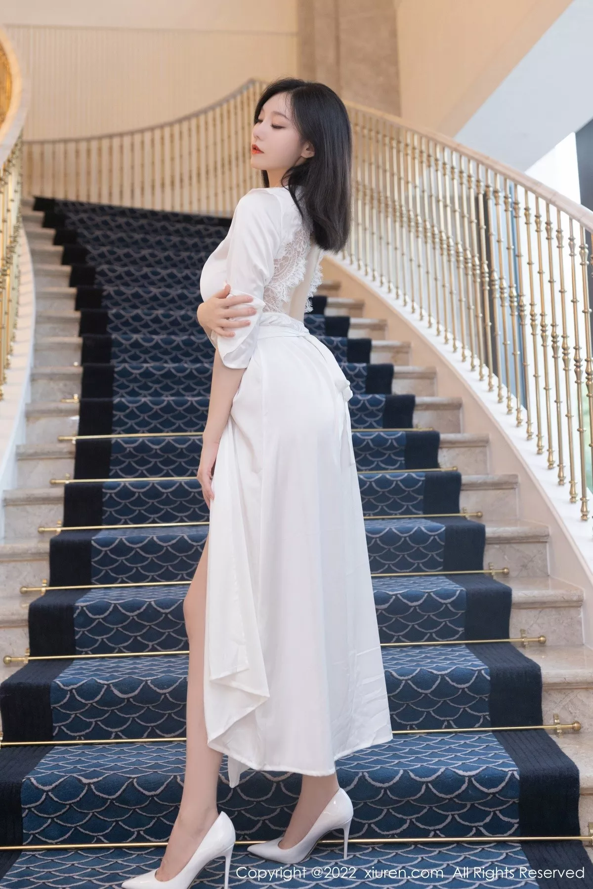 秀人集.com_[XiuRen秀人网]No.5263_模特安然anran广州-云南旅拍丝质睡衣配无内肉丝惹火诱惑写真75P