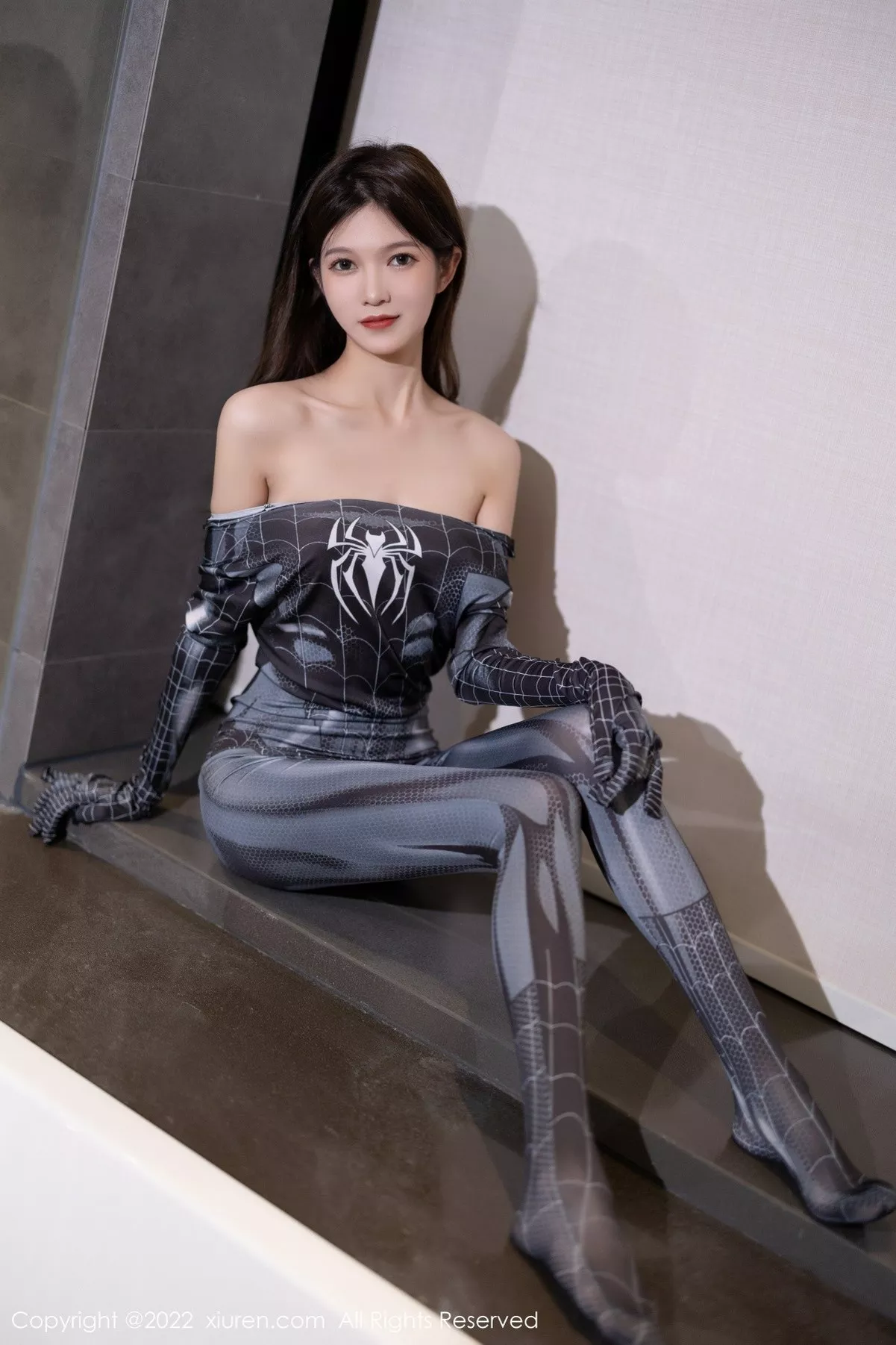 秀人集.com_[XiuRen秀人网]No.5273_模特程程程厦门旅拍性感薄透蜘蛛侠服半脱秀完美身材诱惑写真71P