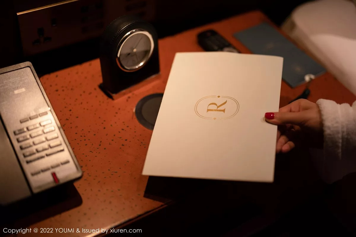 秀人集.com_[YouMi尤蜜荟]Vol.816_女神奶瓶土肥圆私房Spa按摩脱性感内衣露油亮肌肤撩人诱惑写真112P