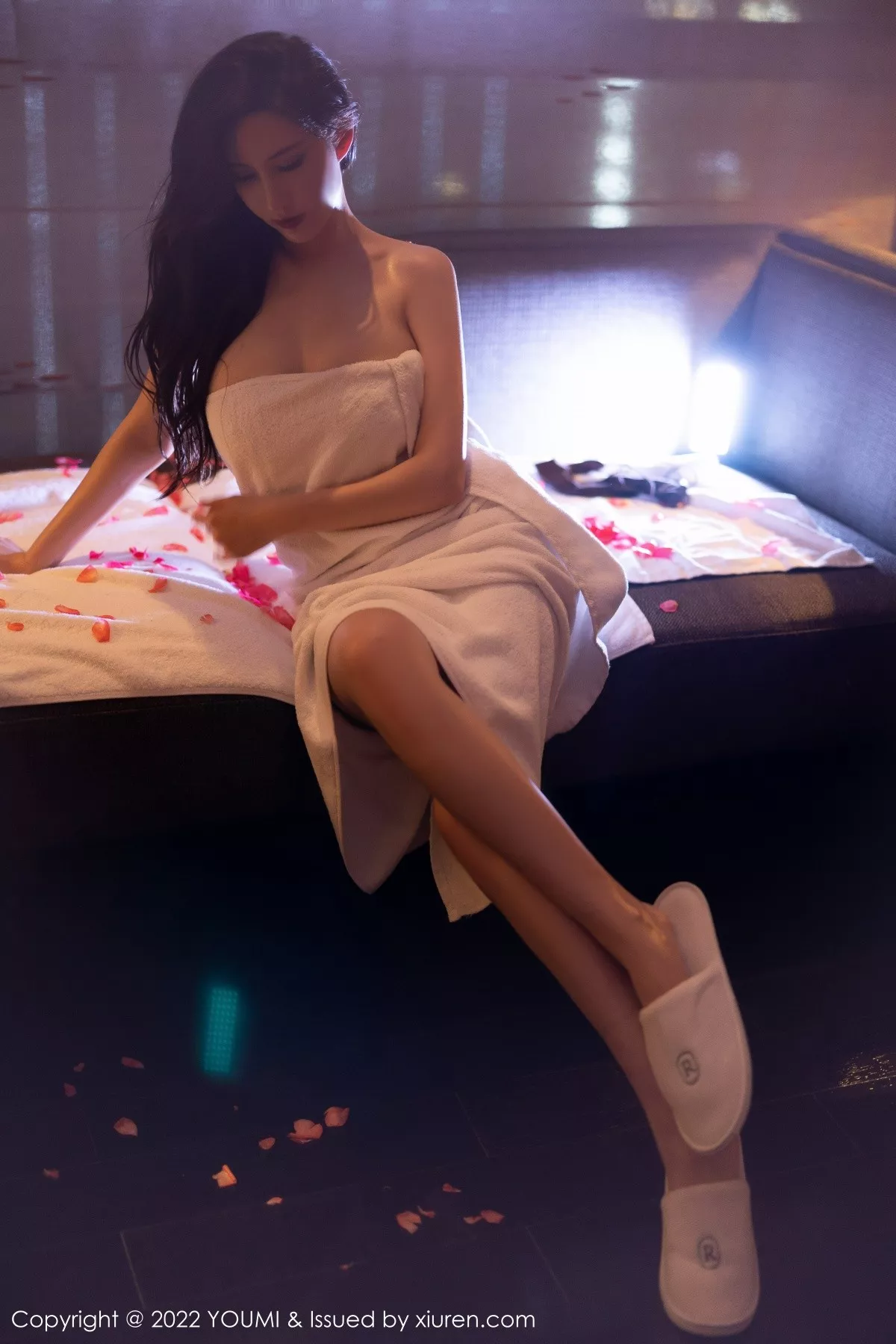 秀人集.com_[YouMi尤蜜荟]Vol.816_女神奶瓶土肥圆私房Spa按摩脱性感内衣露油亮肌肤撩人诱惑写真112P