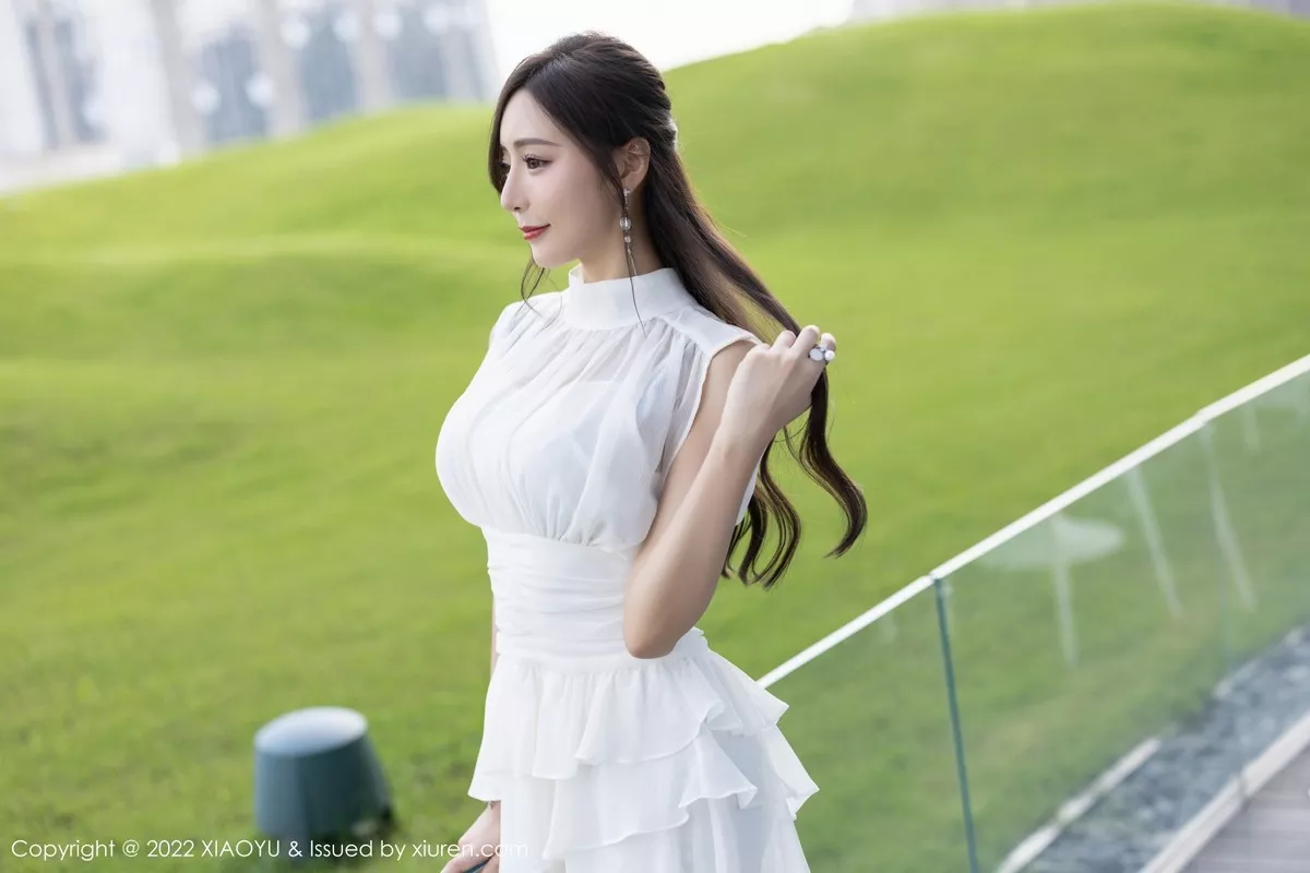 秀人集.com_[XiaoYu画语界]Vol.822_女神王馨瑶yanni性感白色连衣裙配开档白丝露蕾丝内衣诱惑写真84P