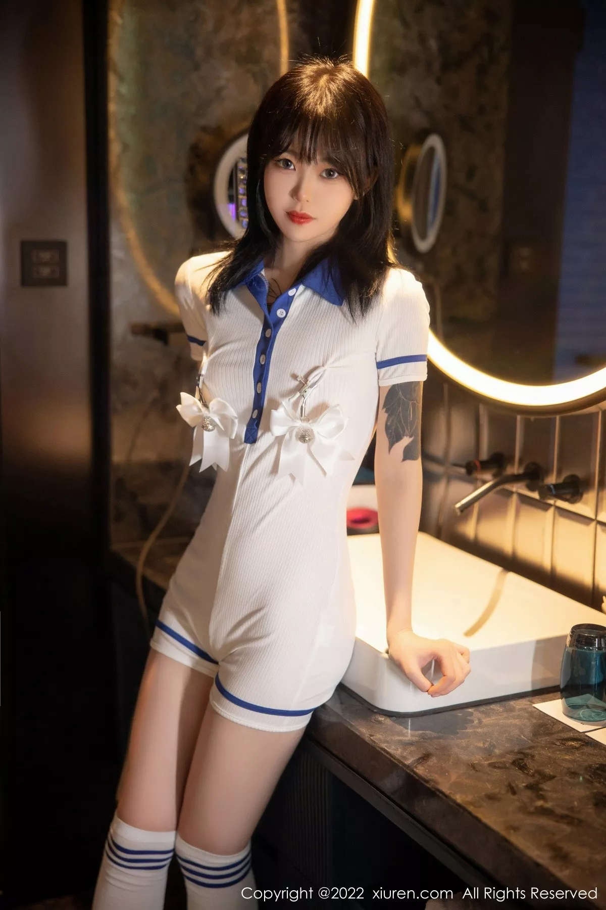 秀人集.com_[XiuRen秀人网]No.5291_模特奶瓶性感白色水手服饰配白色长袜秀苗条身材迷人美腿写真88P