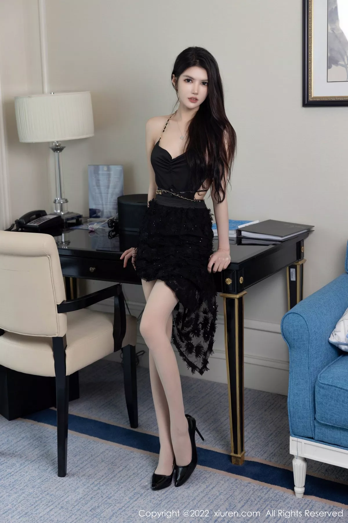 秀人集.com_[XiuRen秀人网]No.5297_模特媛媛酱belle海南心愿旅拍黑色吊带连衣裙配超薄肉丝诱惑写真70P