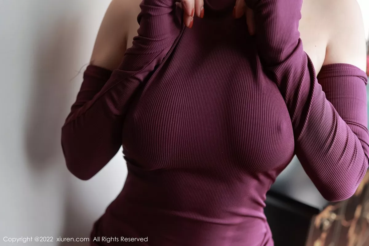 秀人集.com_[XiuRen秀人网]No.5302_模特奈沐子澳门旅拍室内场景紫红色连衣裙秀曼妙身材诱惑写真46P