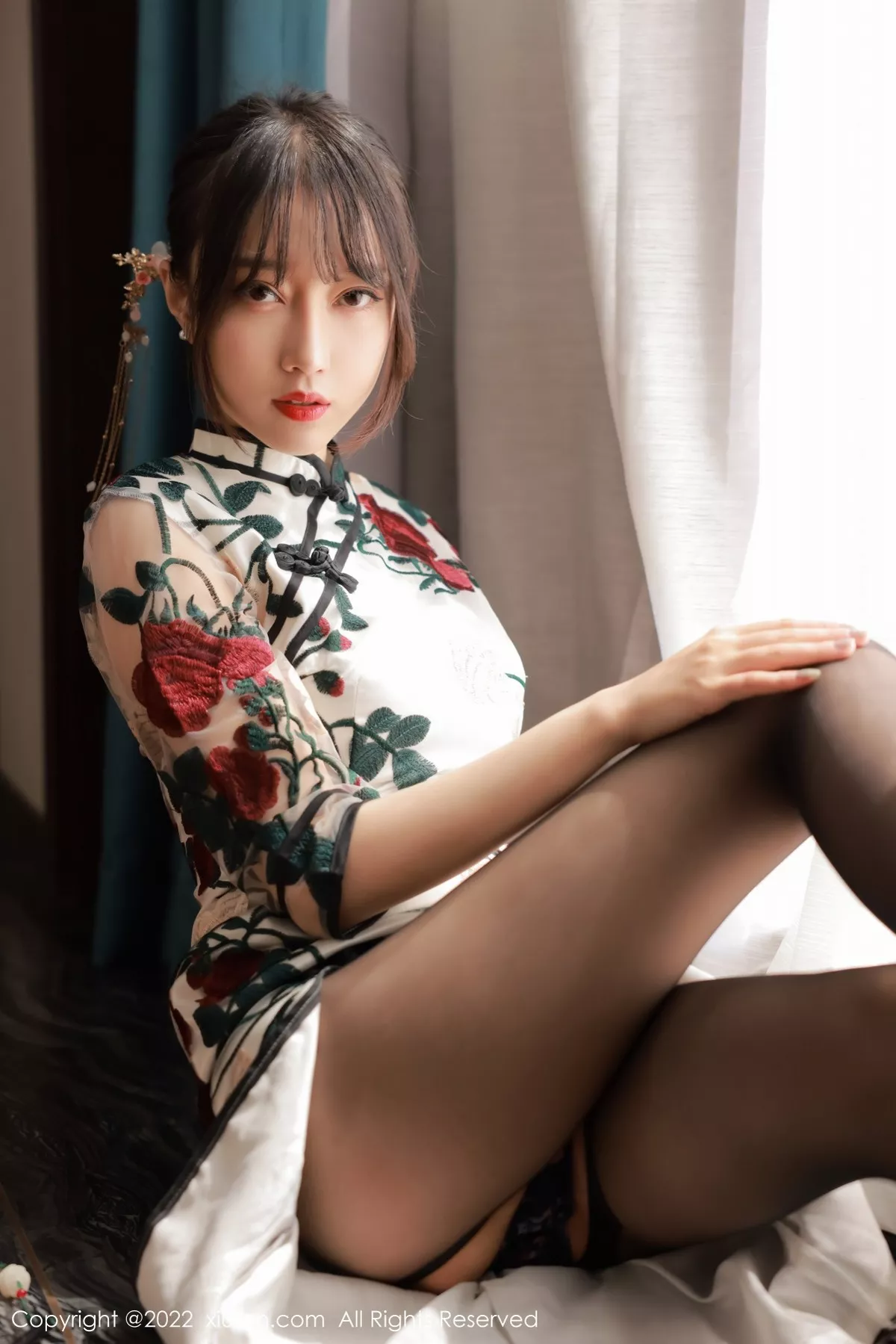 秀人集.com_[XiuRen秀人网]No.5199_模特玥儿玥er澳门旅拍半脱露黑色轻透内衣配超薄黑丝诱惑写真77P