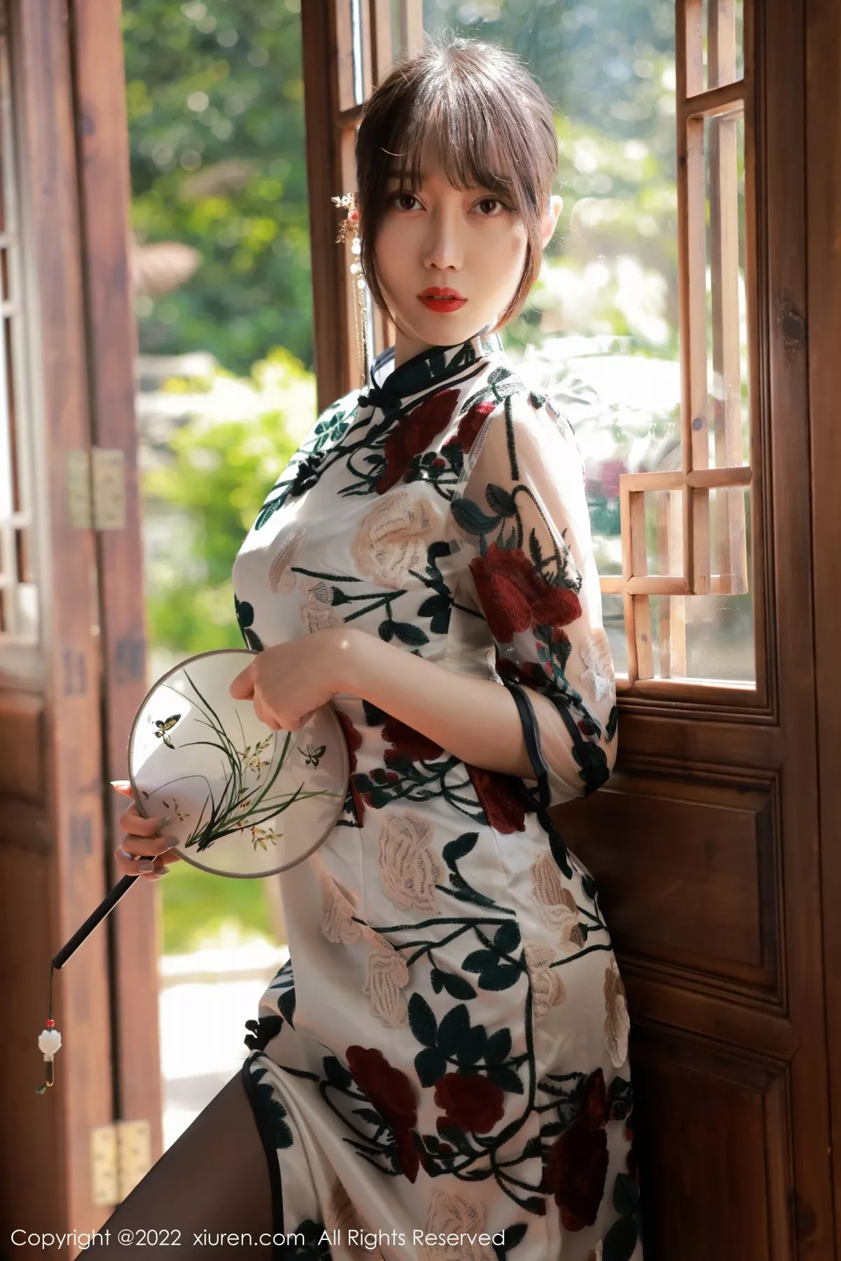 秀人集.com_[XiuRen秀人网]No.5199_模特玥儿玥er澳门旅拍半脱露黑色轻透内衣配超薄黑丝诱惑写真77P