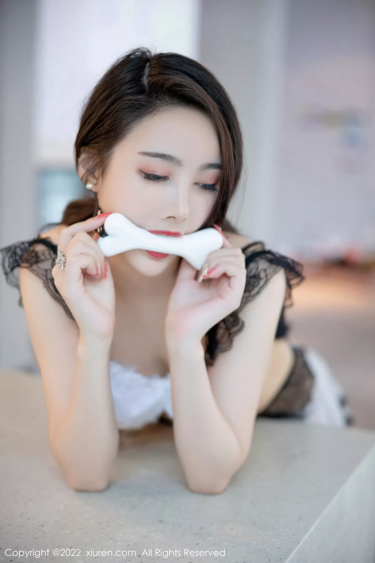 秀人集.com_[XiuRen秀人网]No.5197_模特Summer宝宝性感黑白蕾丝服饰配黑丝袜秀完美身材诱惑写真43P