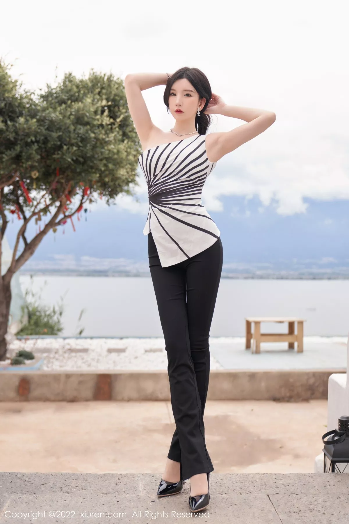 秀人集.com_[XiuRen秀人网]No.5361_女神周于希Sally心愿旅拍性感露肩上衣配超薄肉丝完美诱惑写真77P