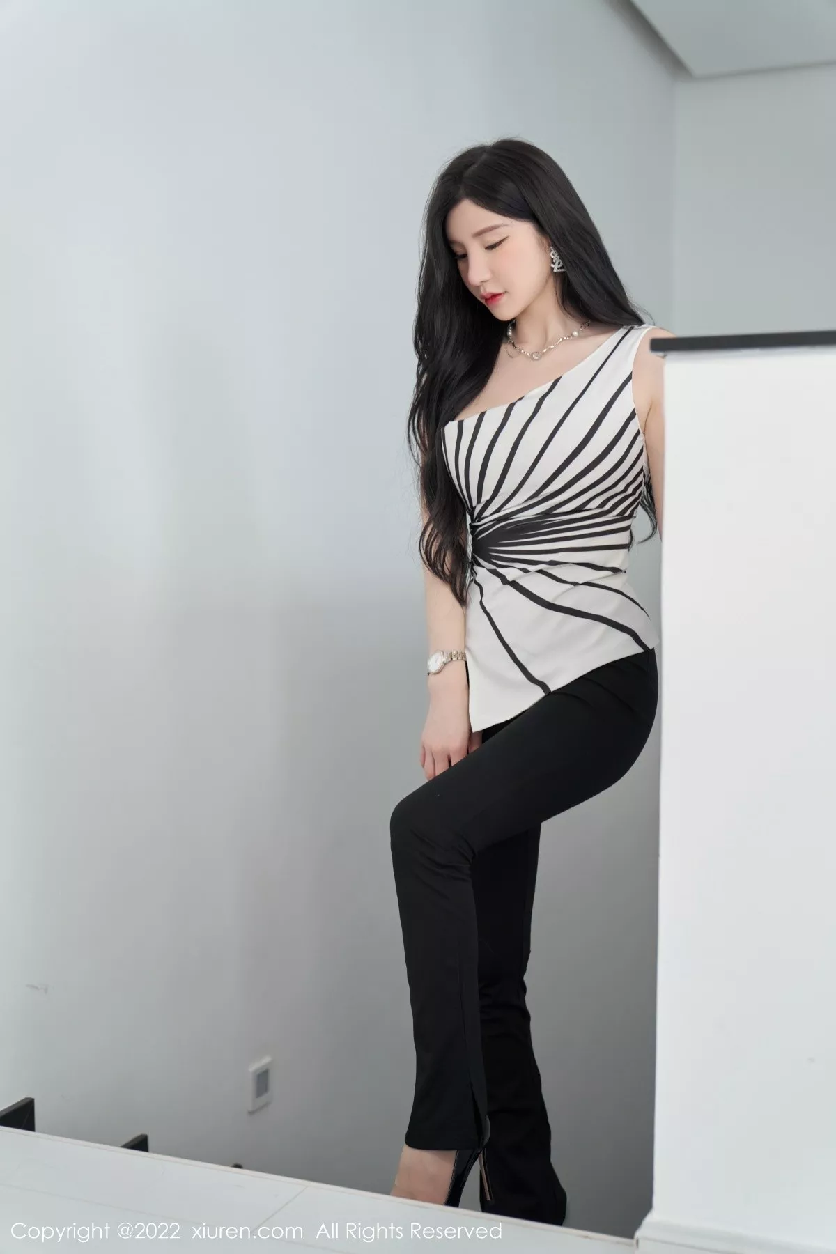 秀人集.com_[XiuRen秀人网]No.5361_女神周于希Sally心愿旅拍性感露肩上衣配超薄肉丝完美诱惑写真77P