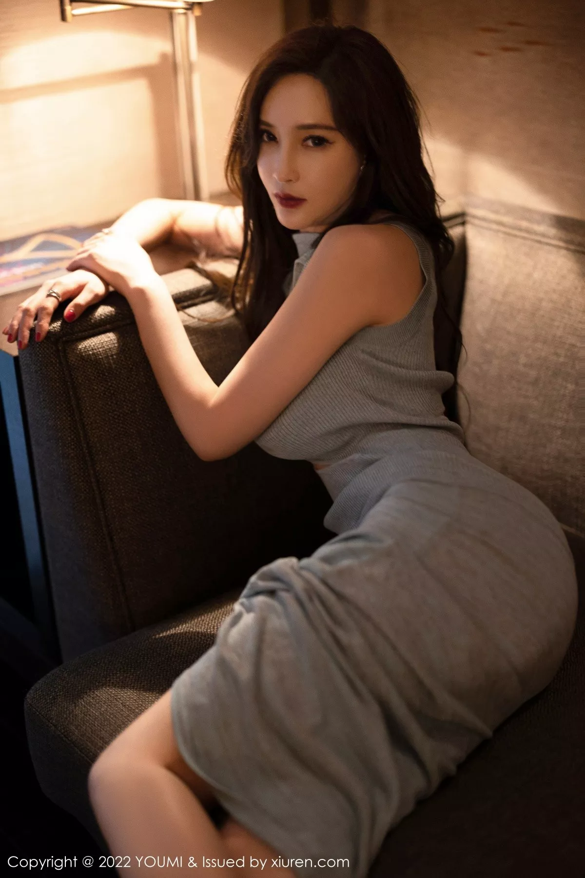 秀人集.com_[YouMi尤蜜荟]Vol.822_女神奶瓶土肥圆私房灰色镂空连衣长裙半撩秀翘臀迷人诱惑写真75P