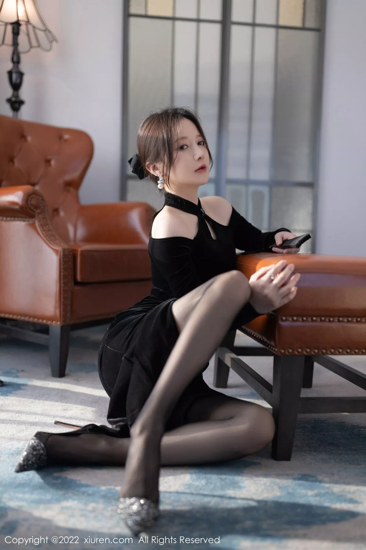 秀人集.com_[XiuRen秀人网]No.5362_模特鱼子酱Fish云南旅拍脱黑色露肩礼裙露蕾丝内衣迷人诱惑写真79P