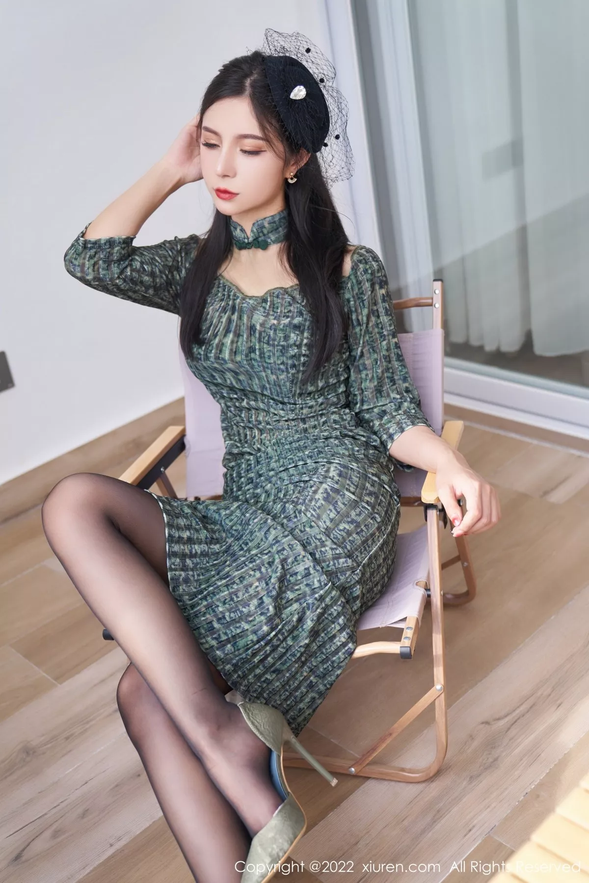 秀人集.com_[XiuRen秀人网]No.5373_模特小蛮妖Yummy暗绿色连衣裙配超薄黑丝露性感内衣诱惑写真77P